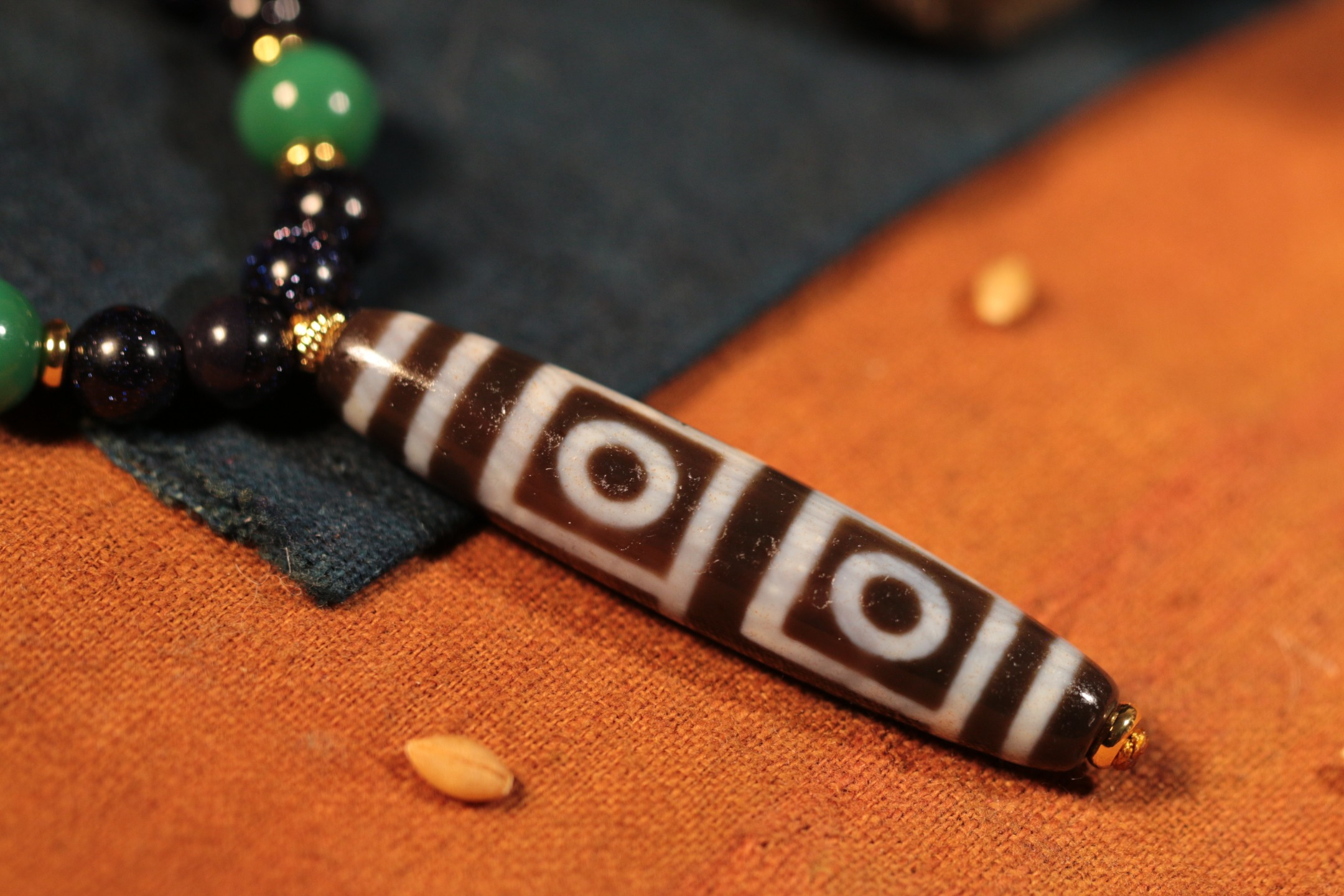 Four-Eyed Dzi Bead Clavicle Necklace（Unique ID:cp-2-2751）