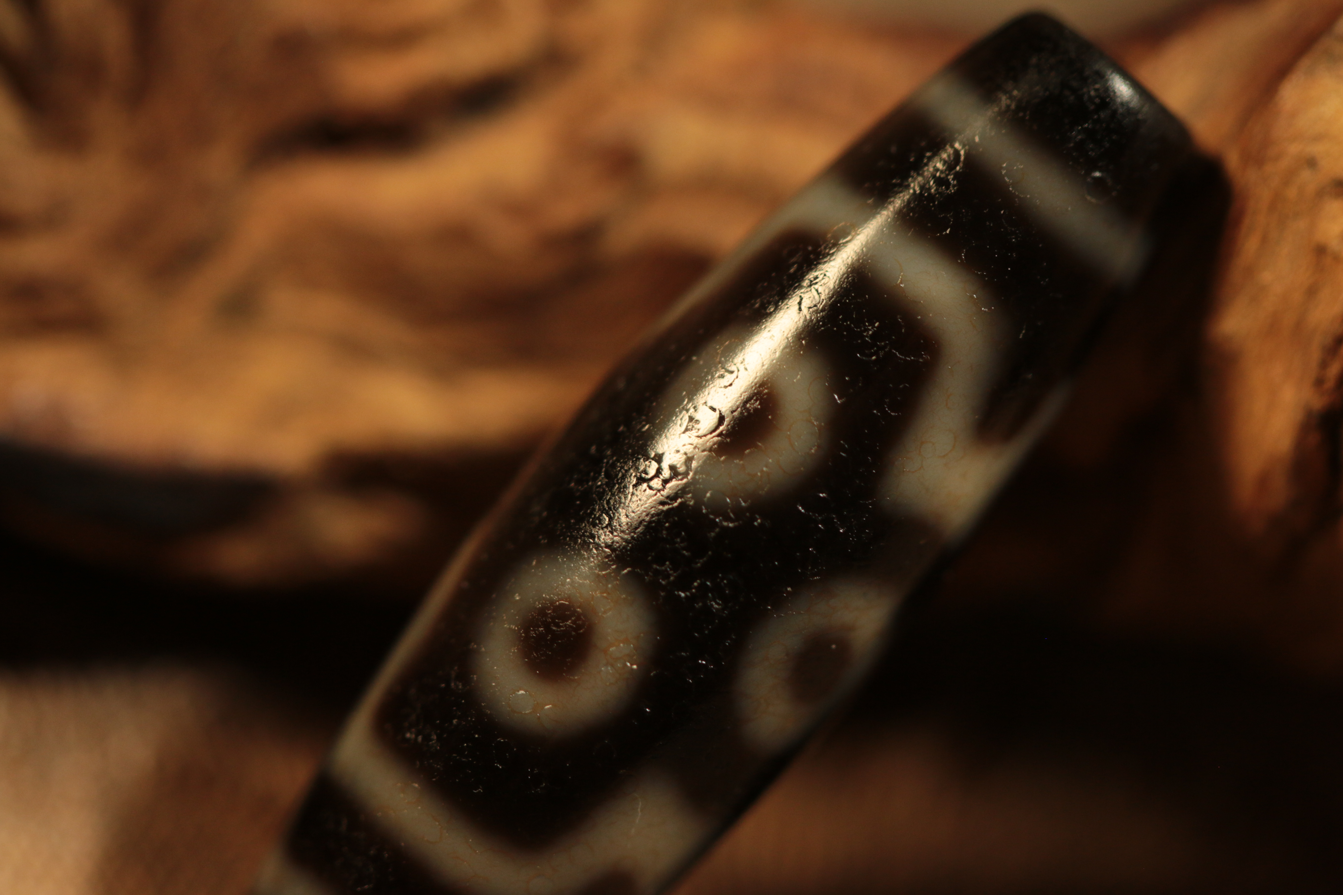 Seven-Eyed Dzi Bead（Unique ID:tz-7-0769）