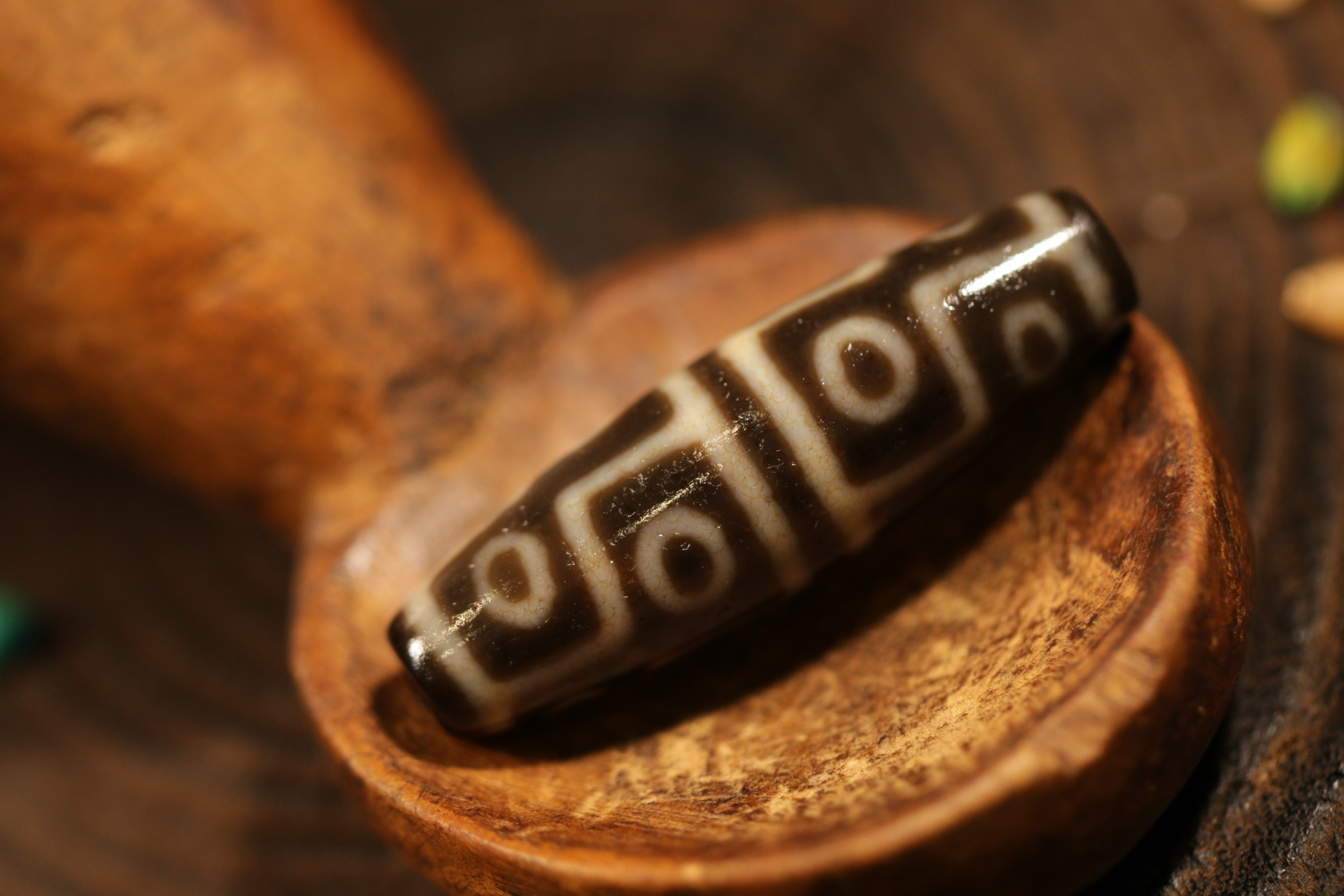 Twelve-Eyed Dzi Bead（Unique ID:tz-12-0087）