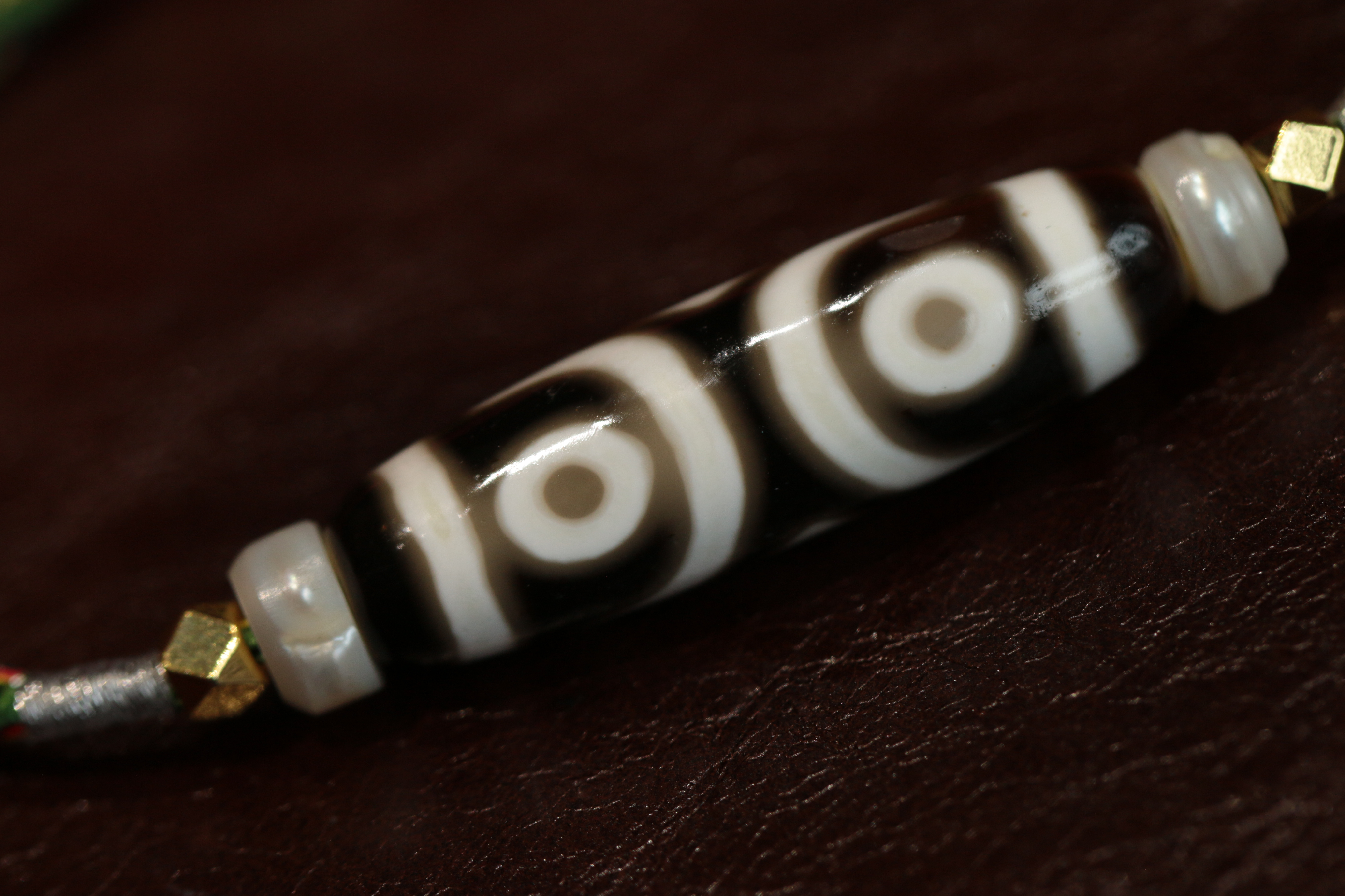 Three-Eyed Dzi Bead Bracelet（Unique ID:cp-1-4358）