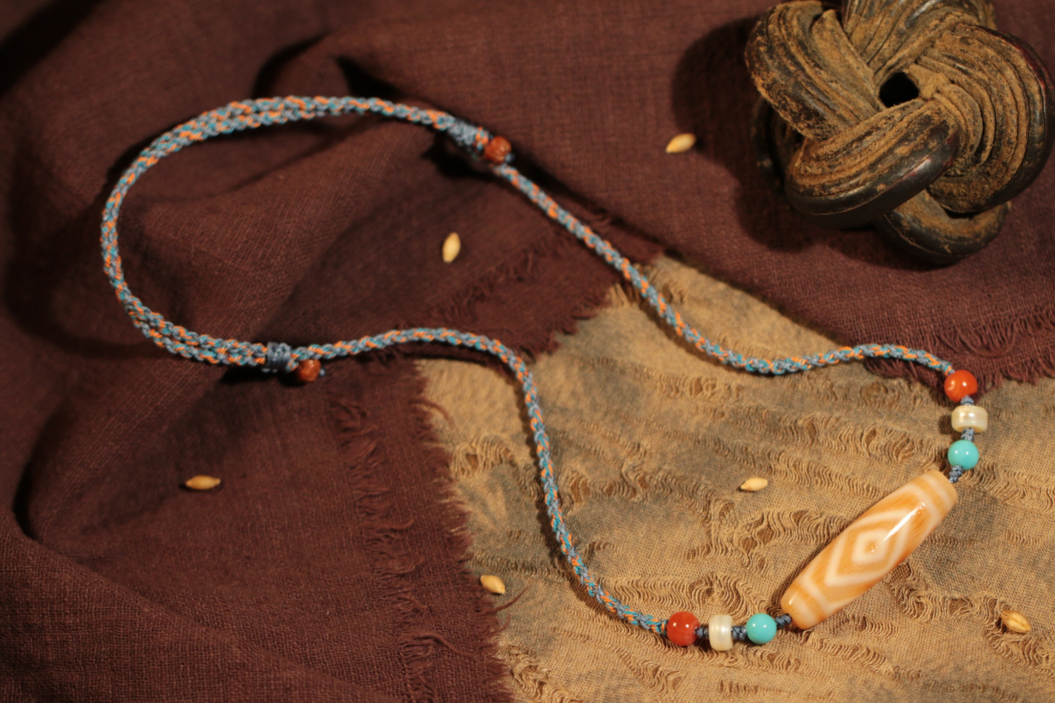 Pale-Hued Vajra & Two-Eyed Dzi Bead Clavicle Necklace（Unique ID:cp-2-2946）