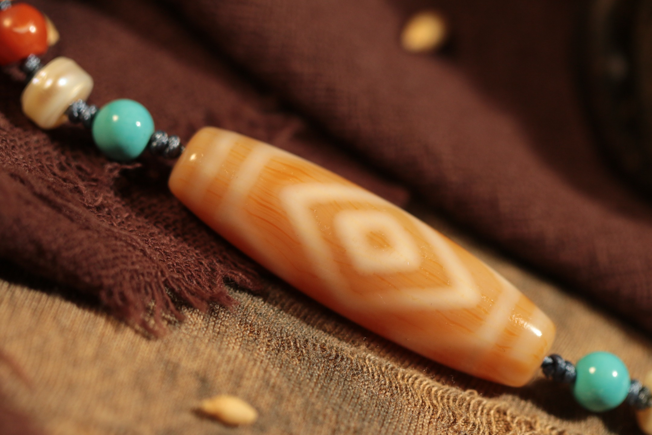 Pale-Hued Vajra & Two-Eyed Dzi Bead Clavicle Necklace（Unique ID:cp-2-2946）