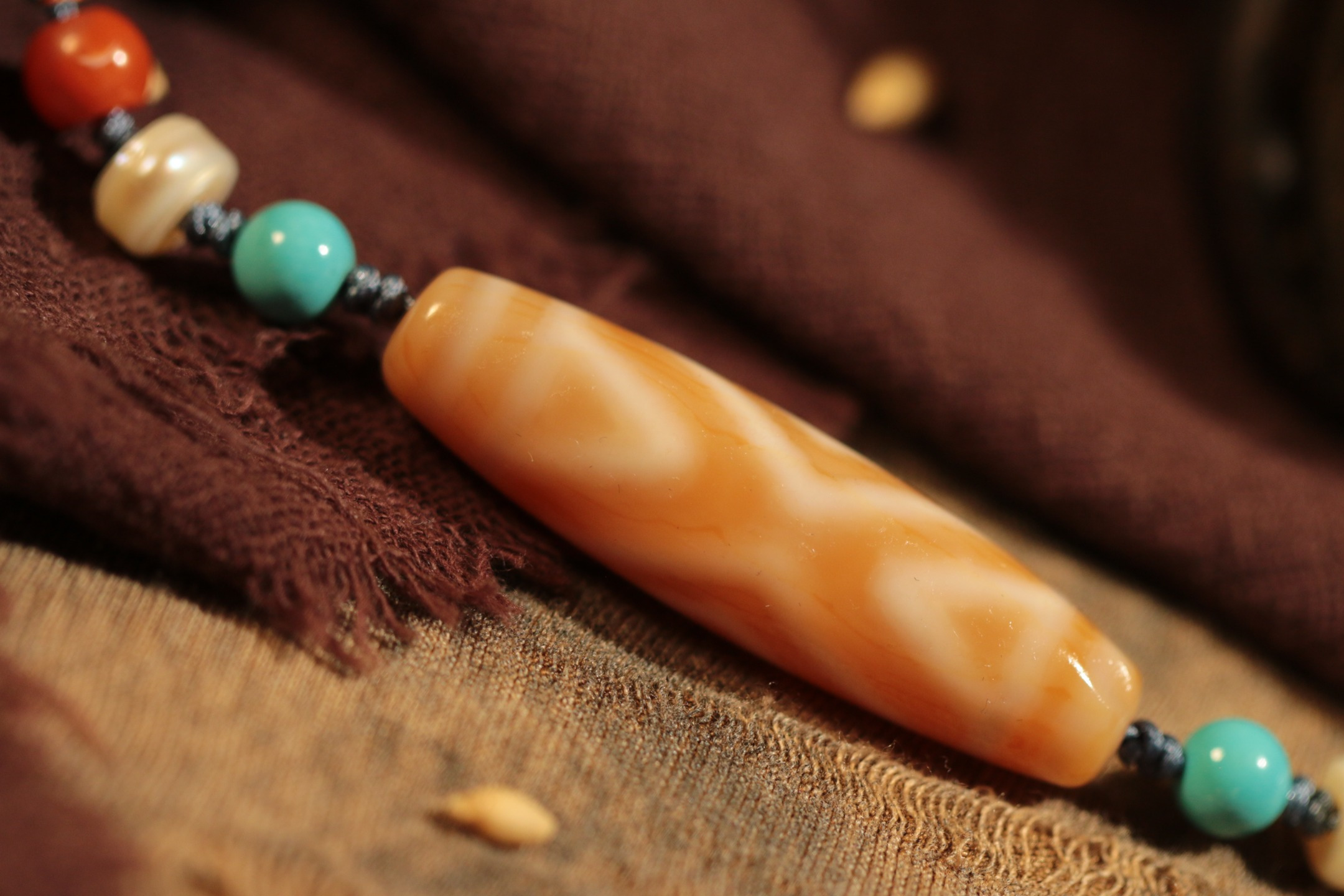 Pale-Hued Vajra & Two-Eyed Dzi Bead Clavicle Necklace（Unique ID:cp-2-2946）
