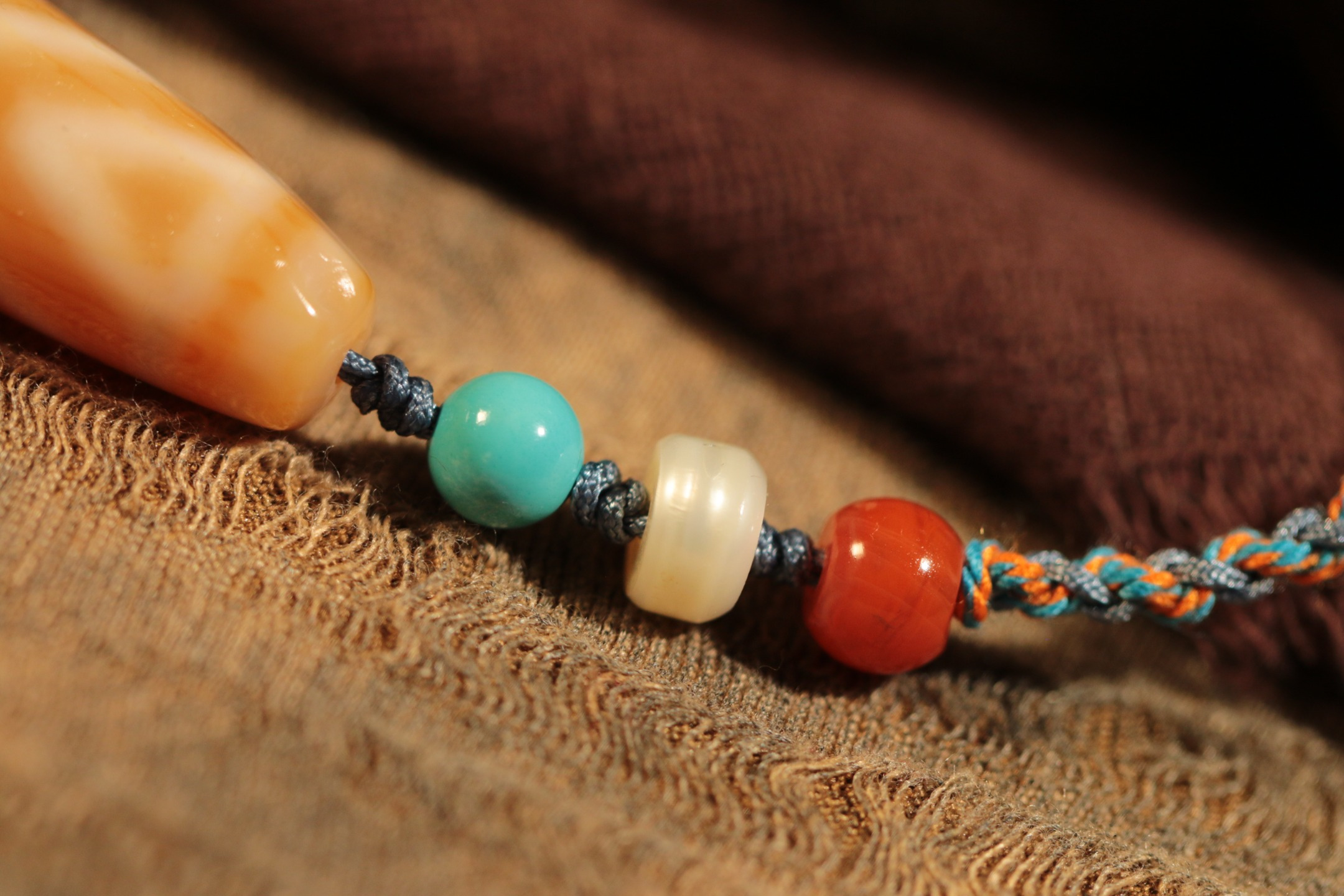 Pale-Hued Vajra & Two-Eyed Dzi Bead Clavicle Necklace（Unique ID:cp-2-2946）