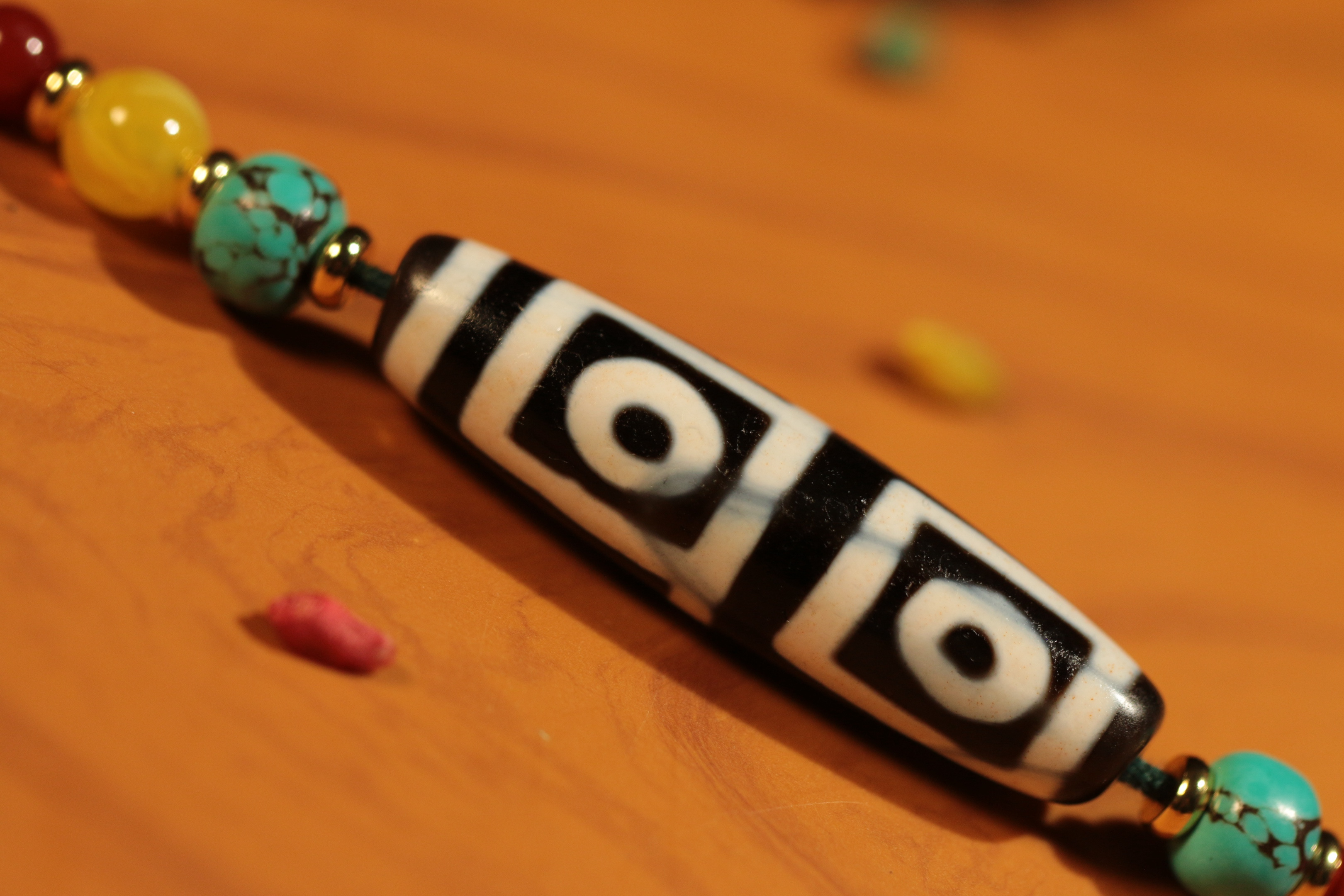 Four-Eyed Dzi Bead Clavicle Necklace（Unique ID:cp-2-2966）