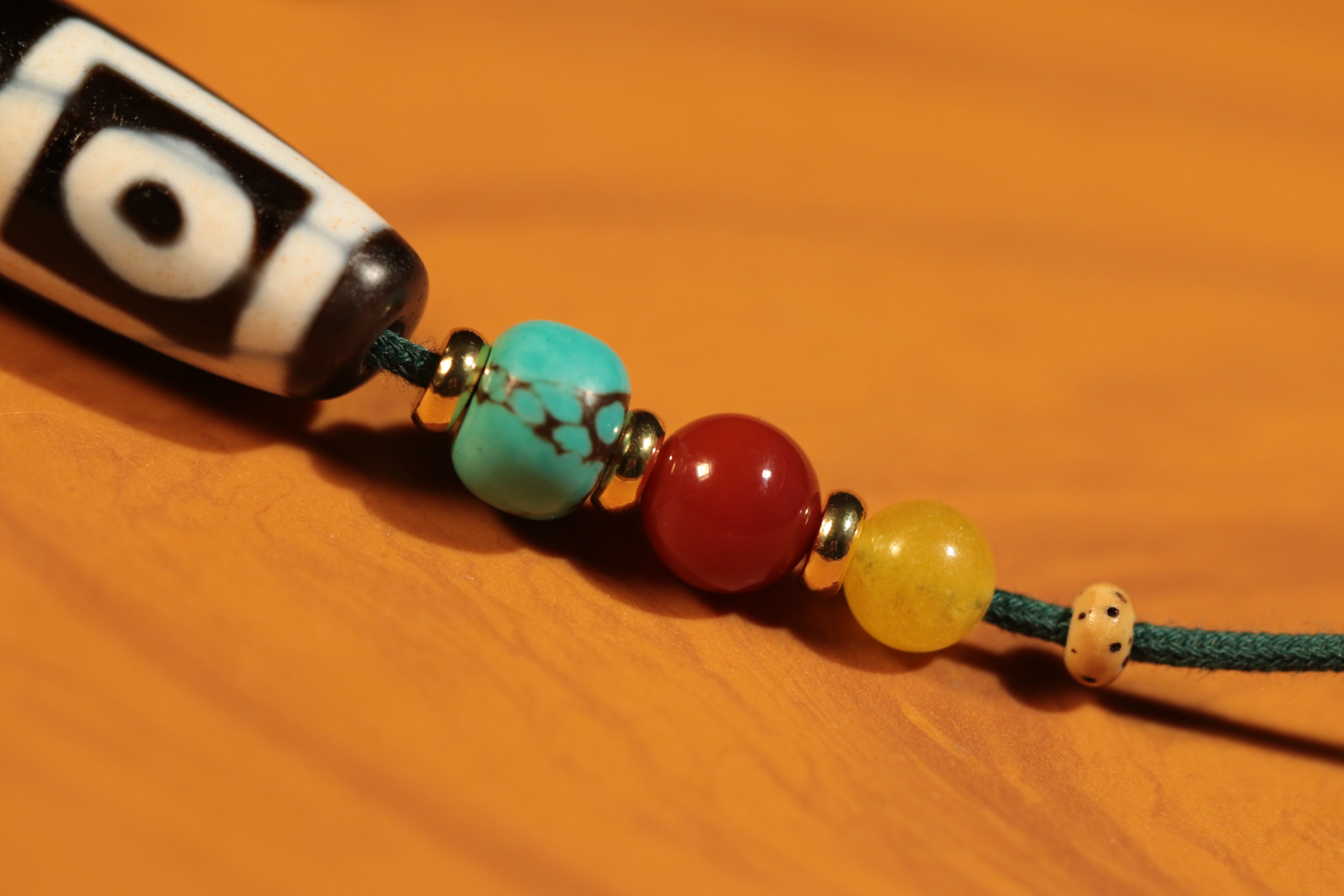 Four-Eyed Dzi Bead Clavicle Necklace（Unique ID:cp-2-2966）