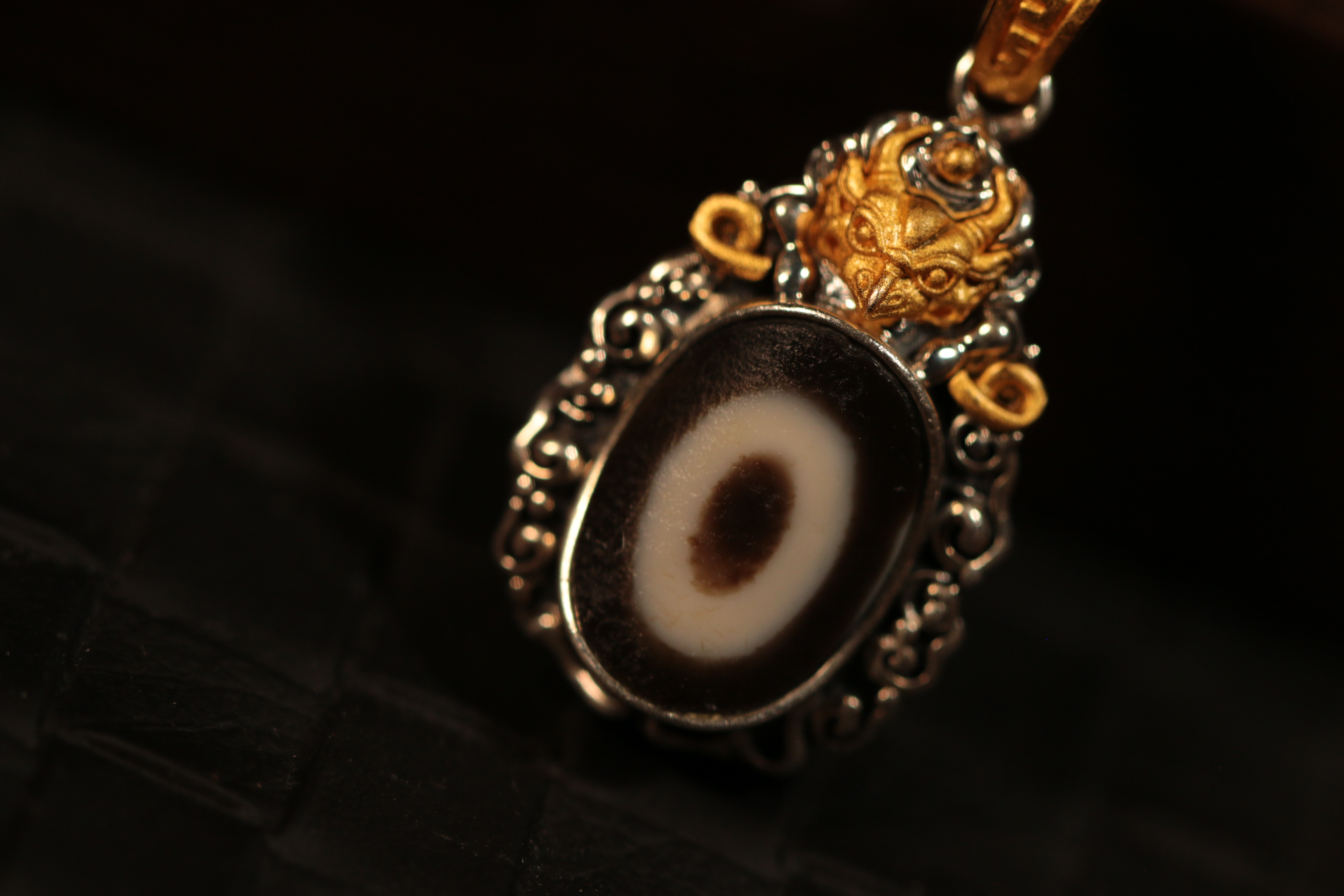 Dzi Bead and Garuda Collarbone Necklace（Unique ID:cp-2-2654）