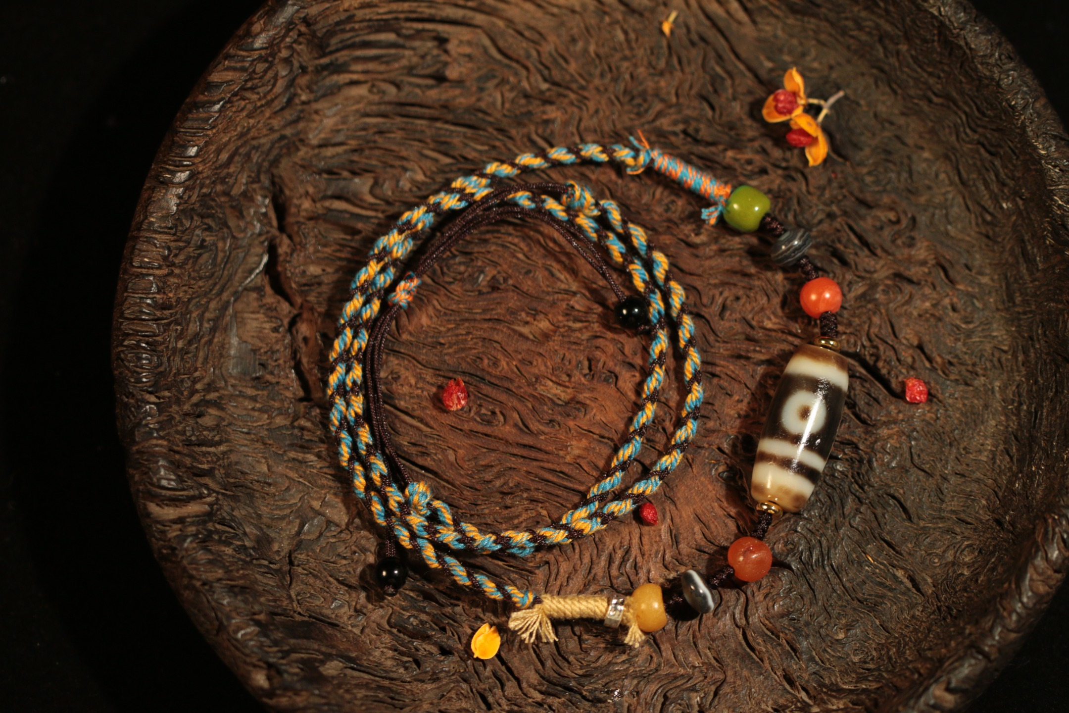 Two-Eyed Dzi Bead Clavicle Necklace（Unique ID:cp-2-2804）