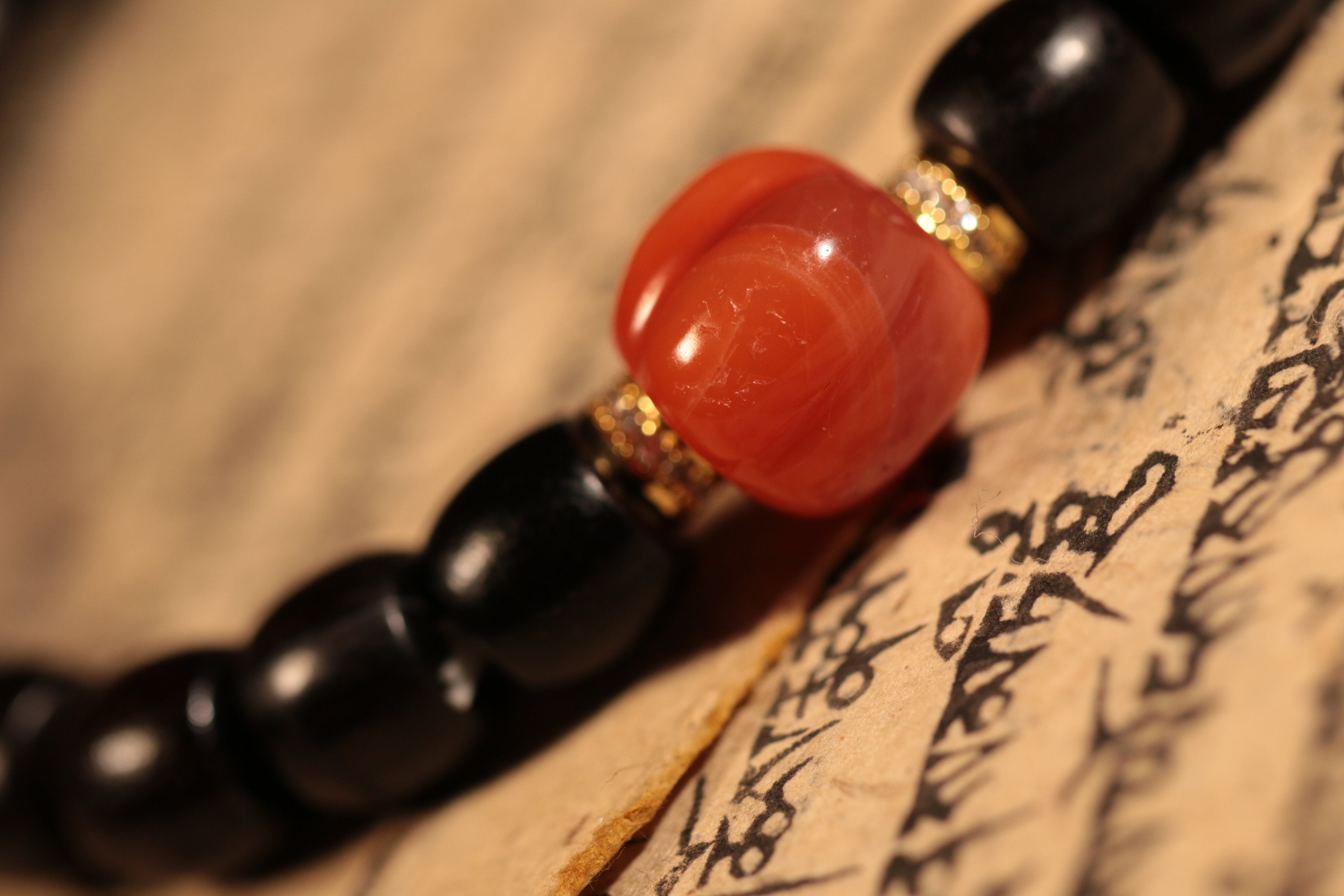 Tibetan heirloom cinnabar water-patterned bracelet · Southern Red Agate melon-shaped dzi bead（Unique ID: cp-1-6061）