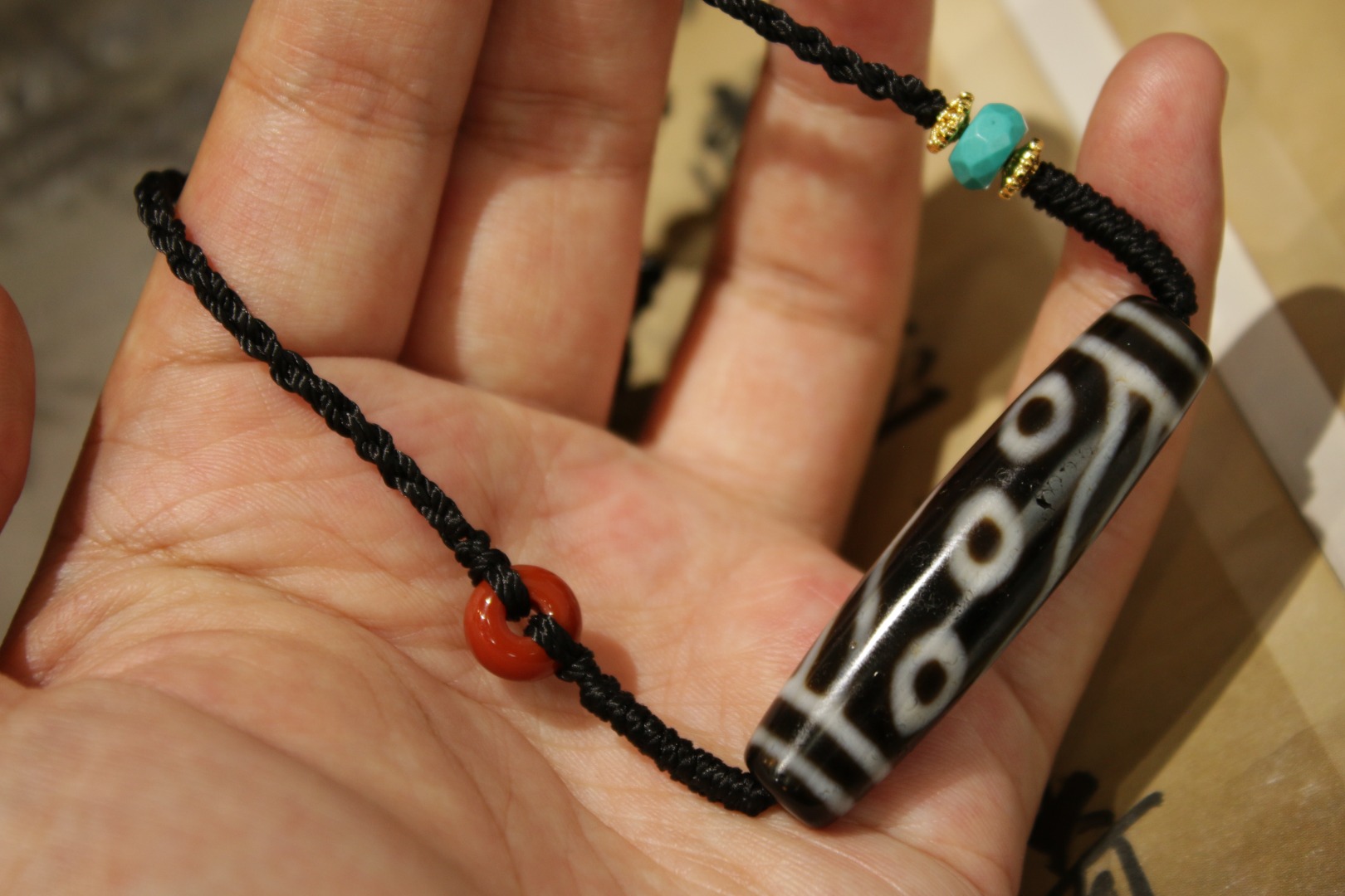 Six-Eyed Dzi Bead Clavicle Necklace（Unique ID:cp-2-0591）