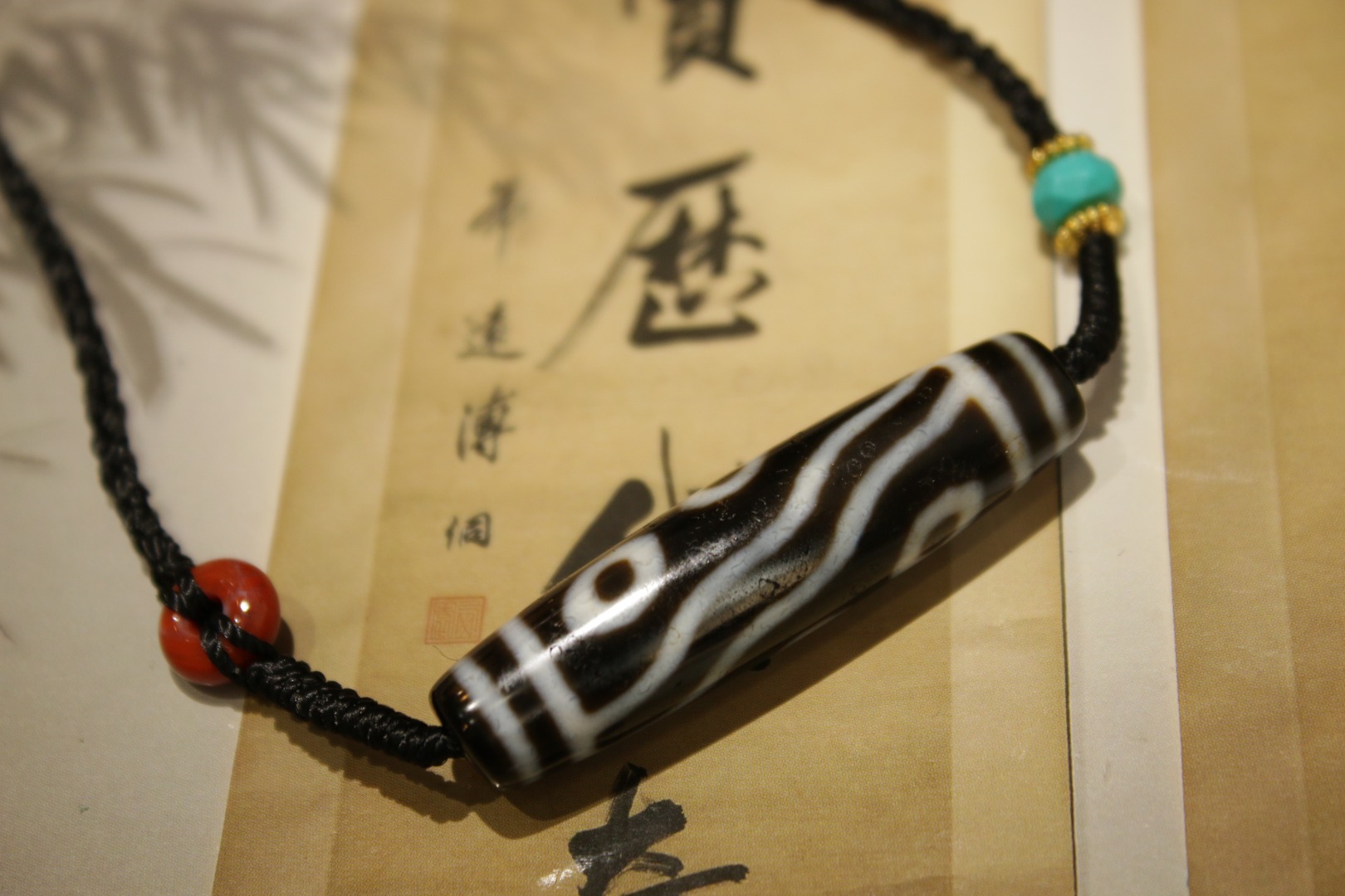 Six-Eyed Dzi Bead Clavicle Necklace（Unique ID:cp-2-0591）