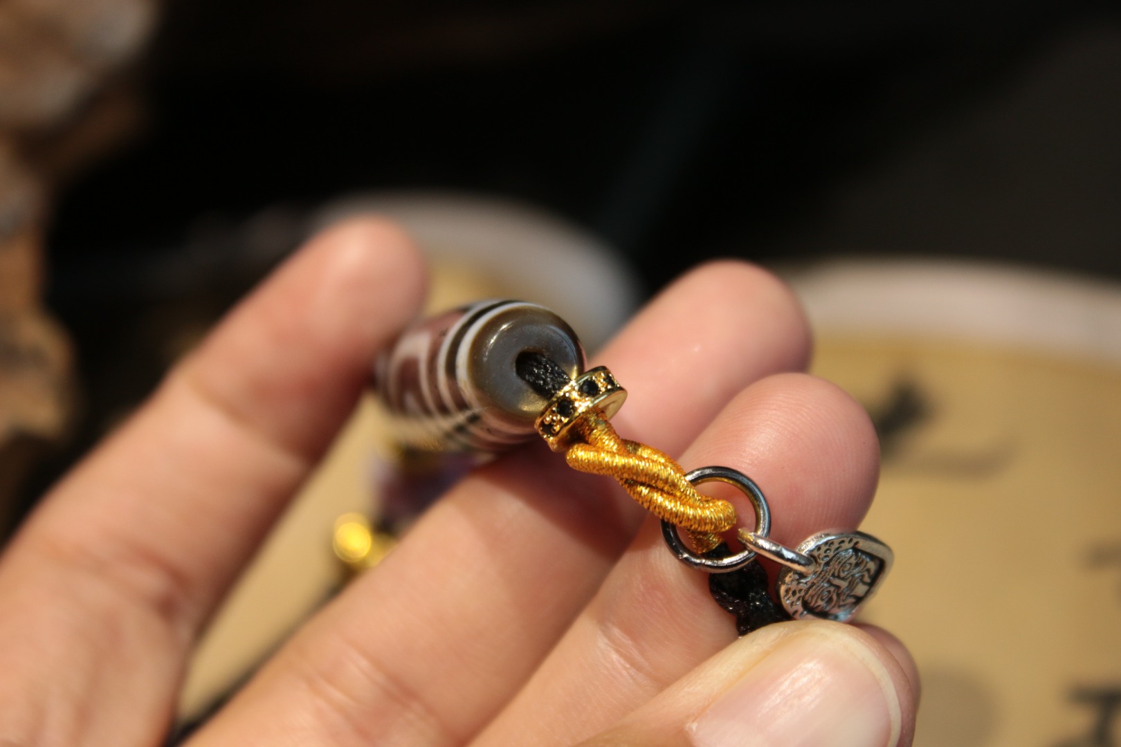 Tibetan sacred object - Four-eyed dzi bead clavicle chain（Unique ID: cp-2-1116）