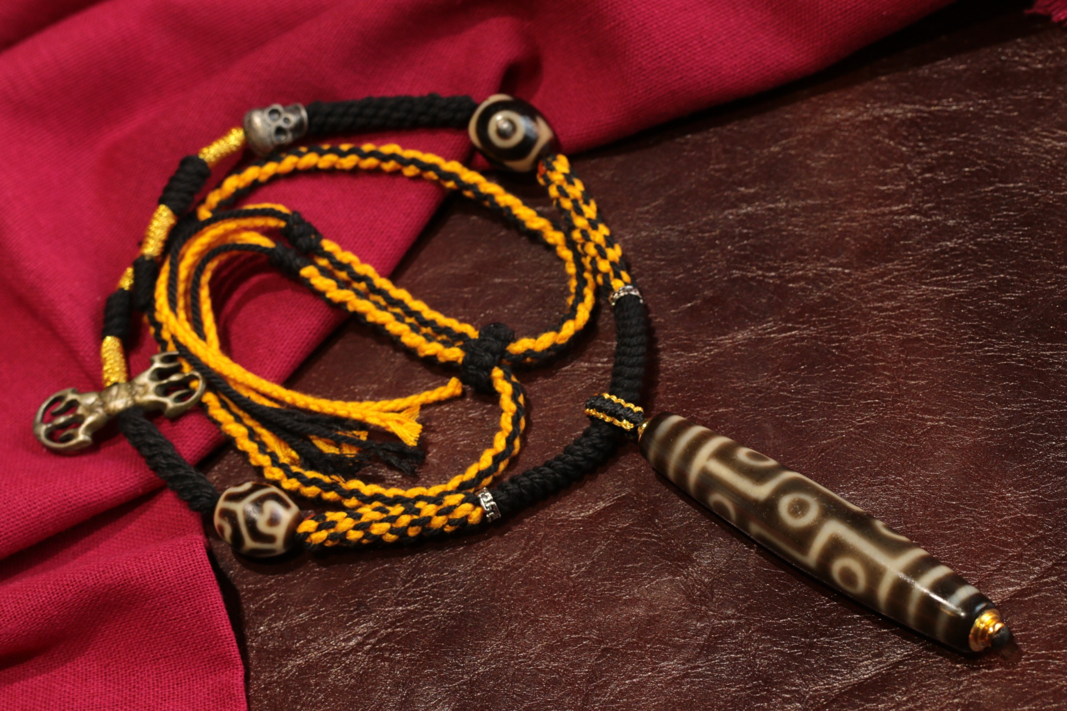 Tibetan Sacred Relic: Nine-Eyed Dzi Bead Dalo Collarbone Necklace（Unique ID: cp-2-1830）