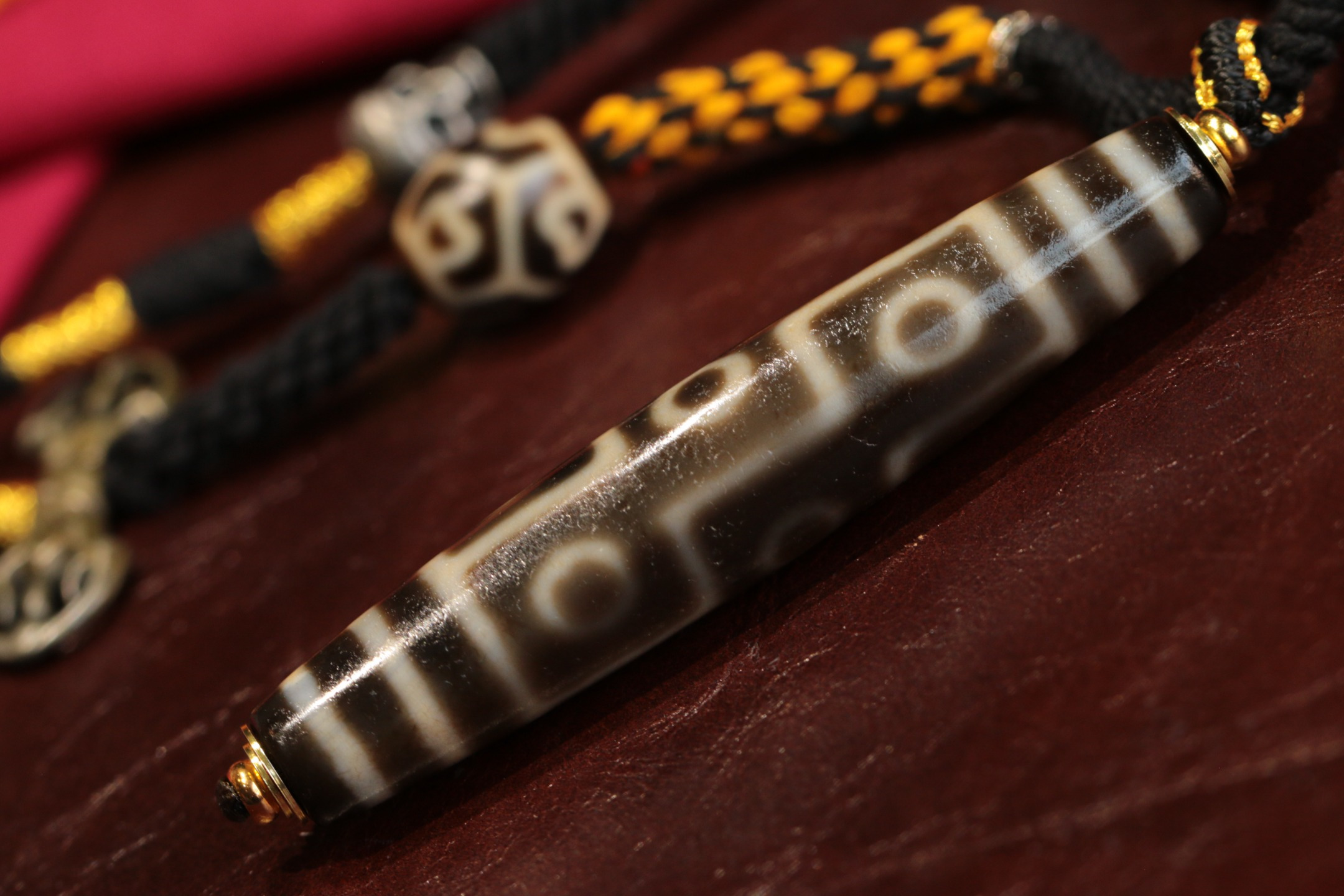 Tibetan Sacred Relic: Nine-Eyed Dzi Bead Dalo Collarbone Necklace（Unique ID: cp-2-1830）
