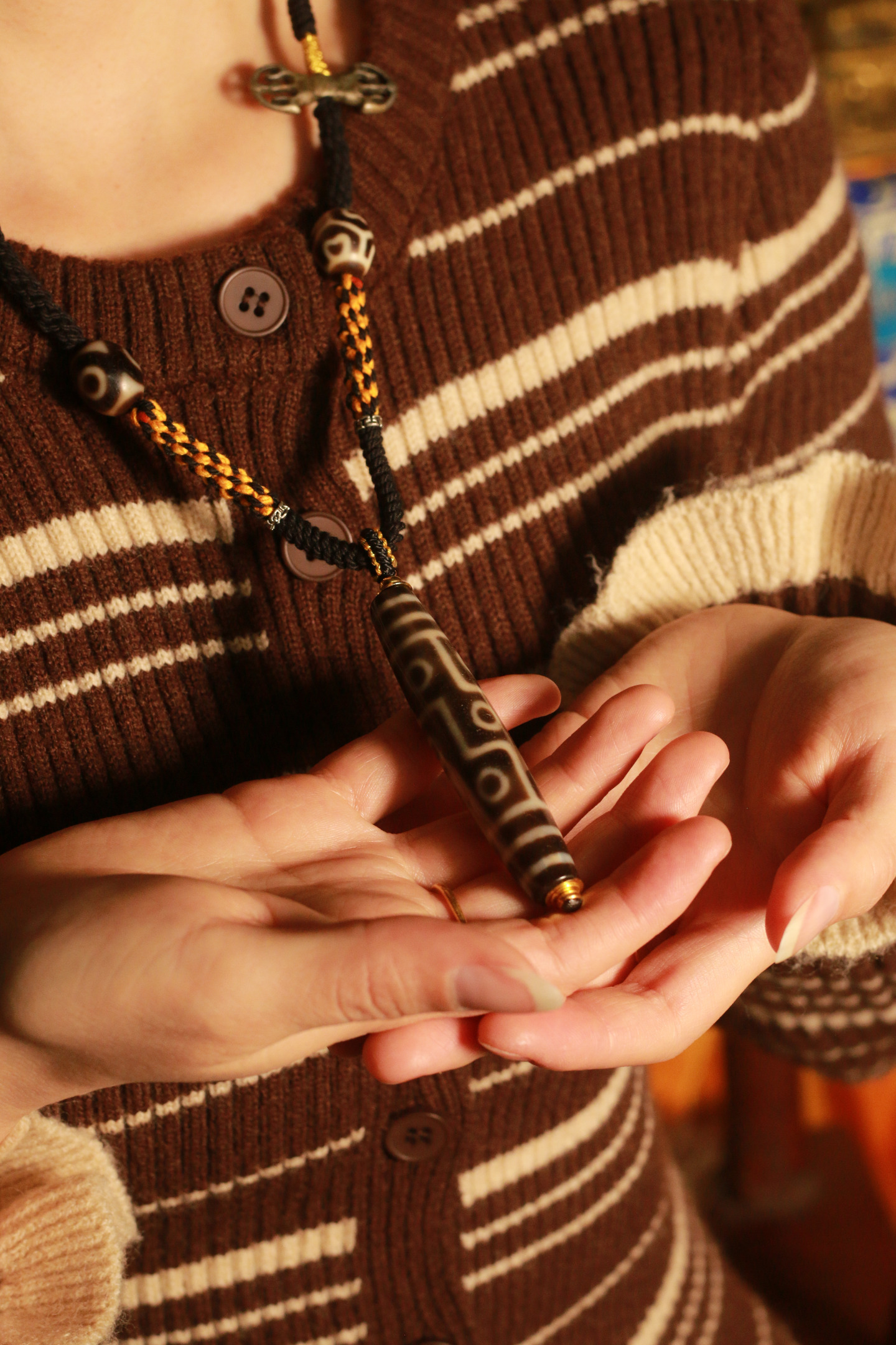 Tibetan Sacred Relic: Nine-Eyed Dzi Bead Dalo Collarbone Necklace（Unique ID: cp-2-1830）