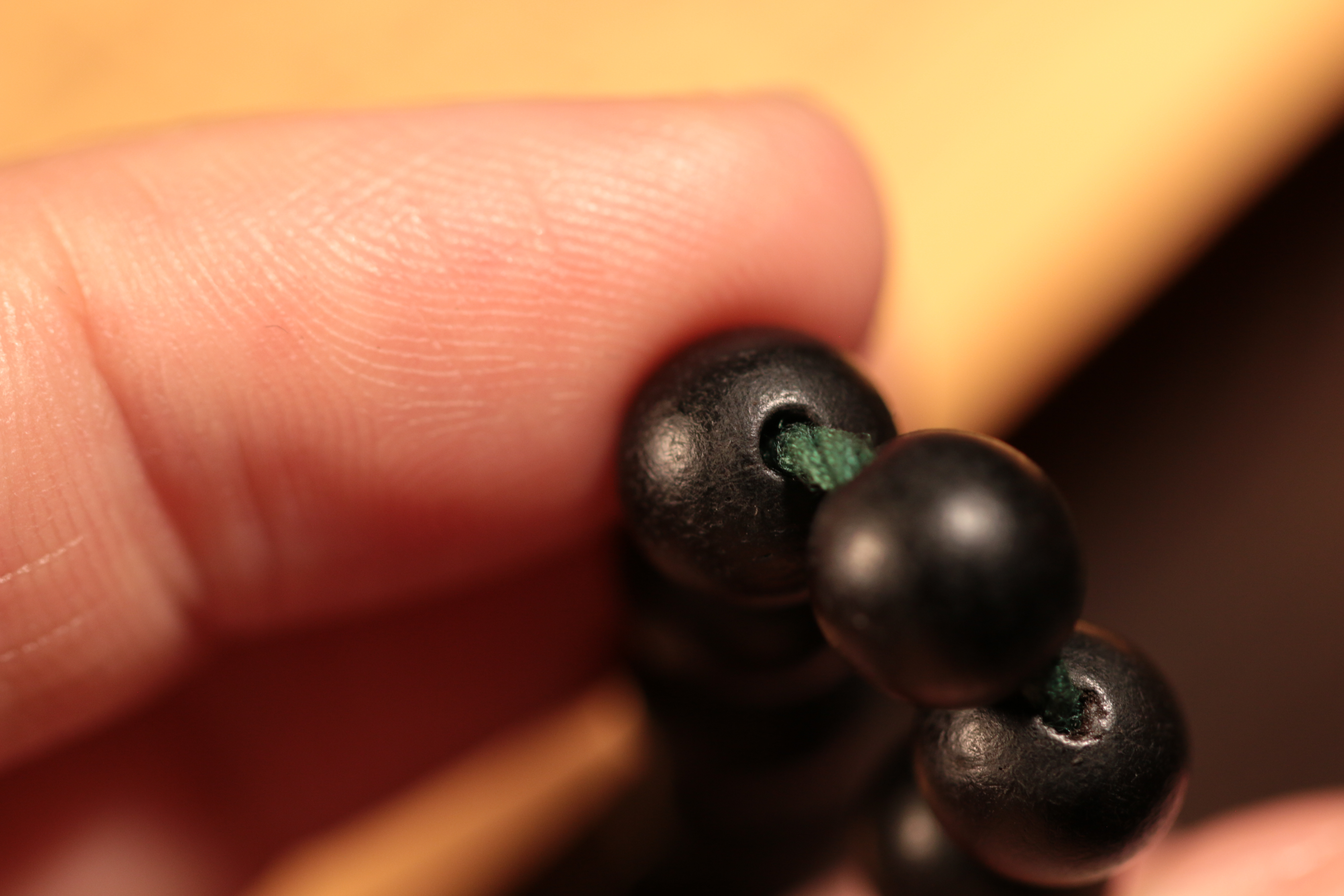 Tibetan sacred object - Two-eyed dzi bead sandalwood handheld charm（Unique ID: cp-1-5991）