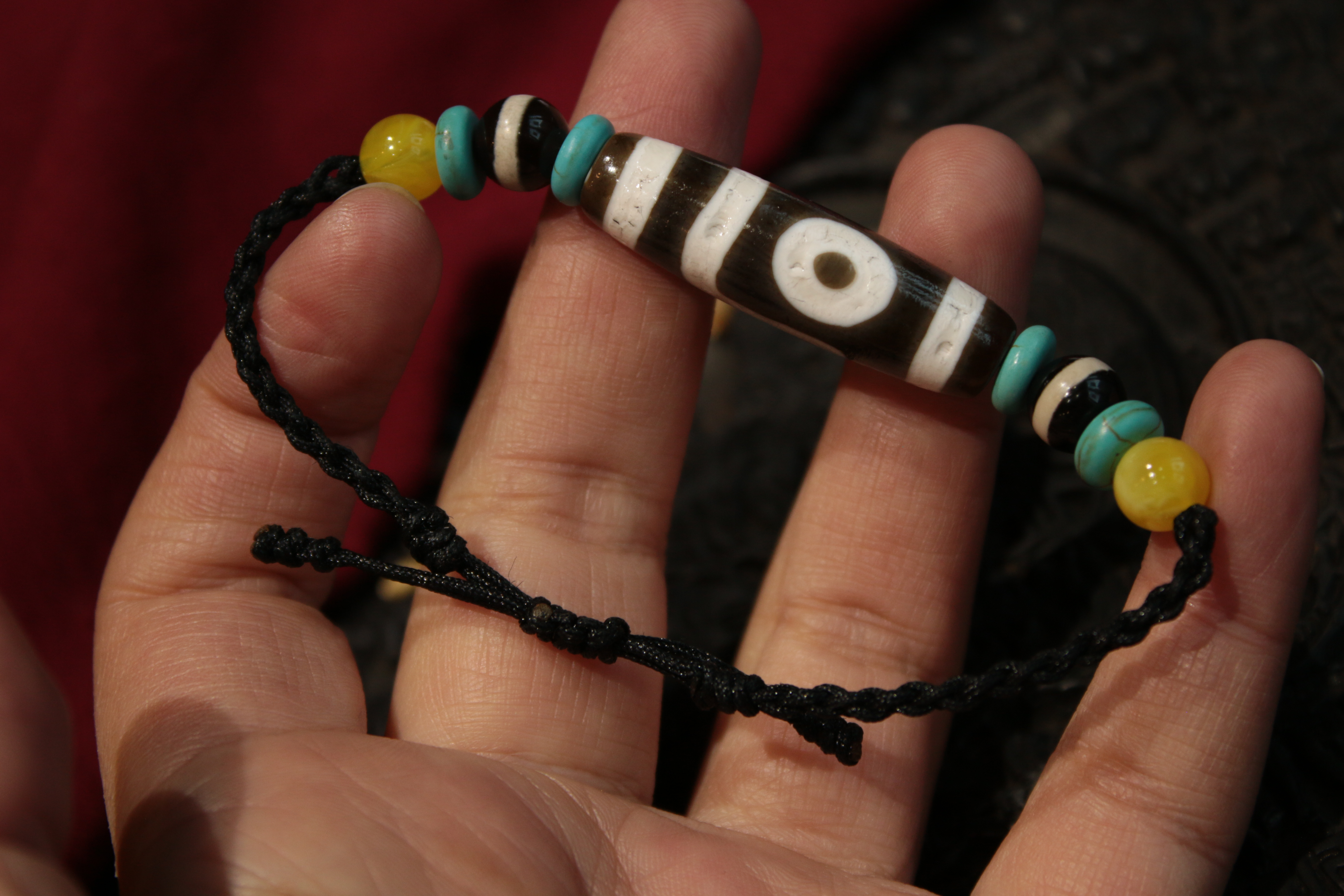 Tibetan sacred object - Two-eyed dzi bead bracelet（Unique ID: cp-1-3594）