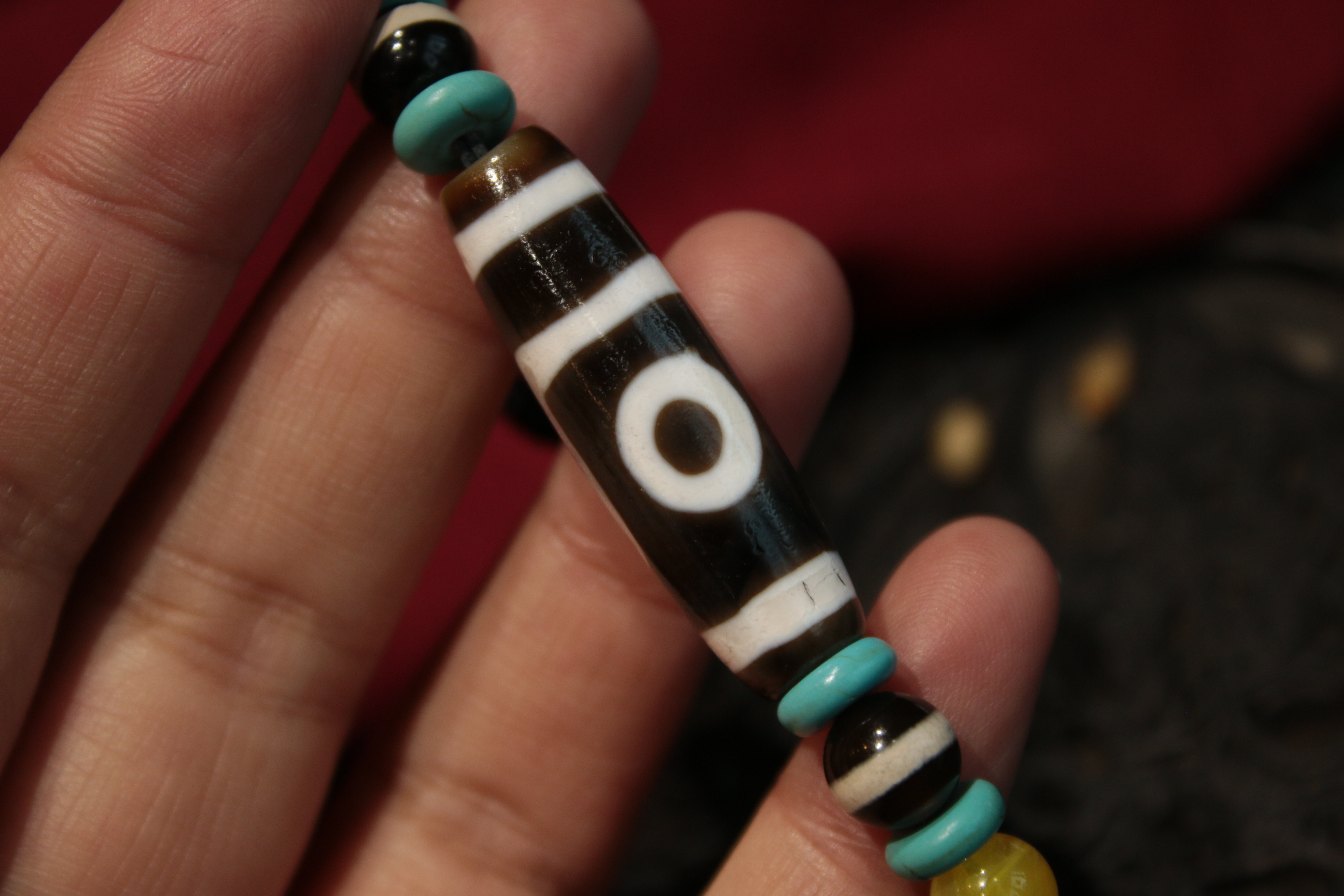 Tibetan sacred object - Two-eyed dzi bead bracelet（Unique ID: cp-1-3594）