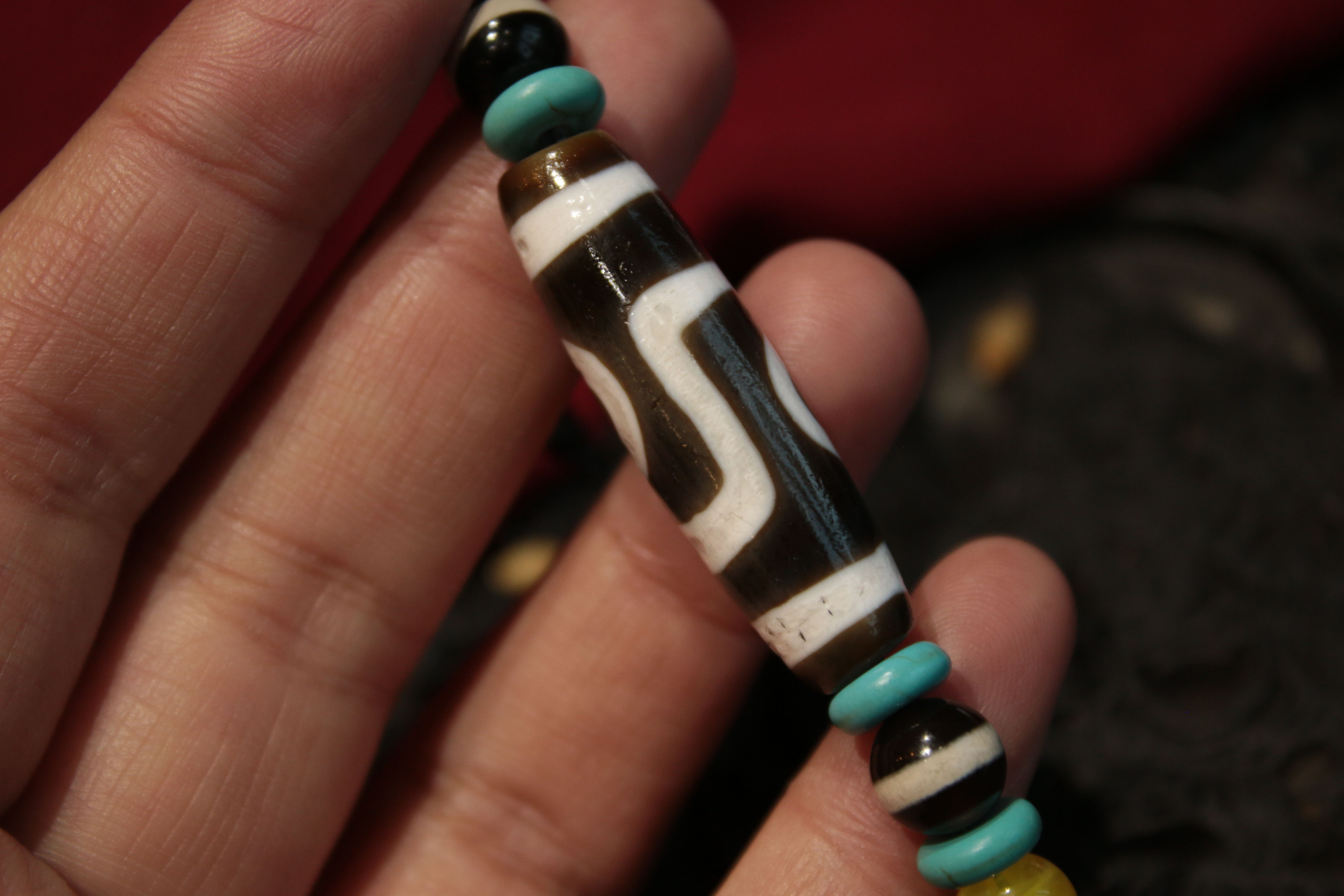 Tibetan sacred object - Two-eyed dzi bead bracelet（Unique ID: cp-1-3594）