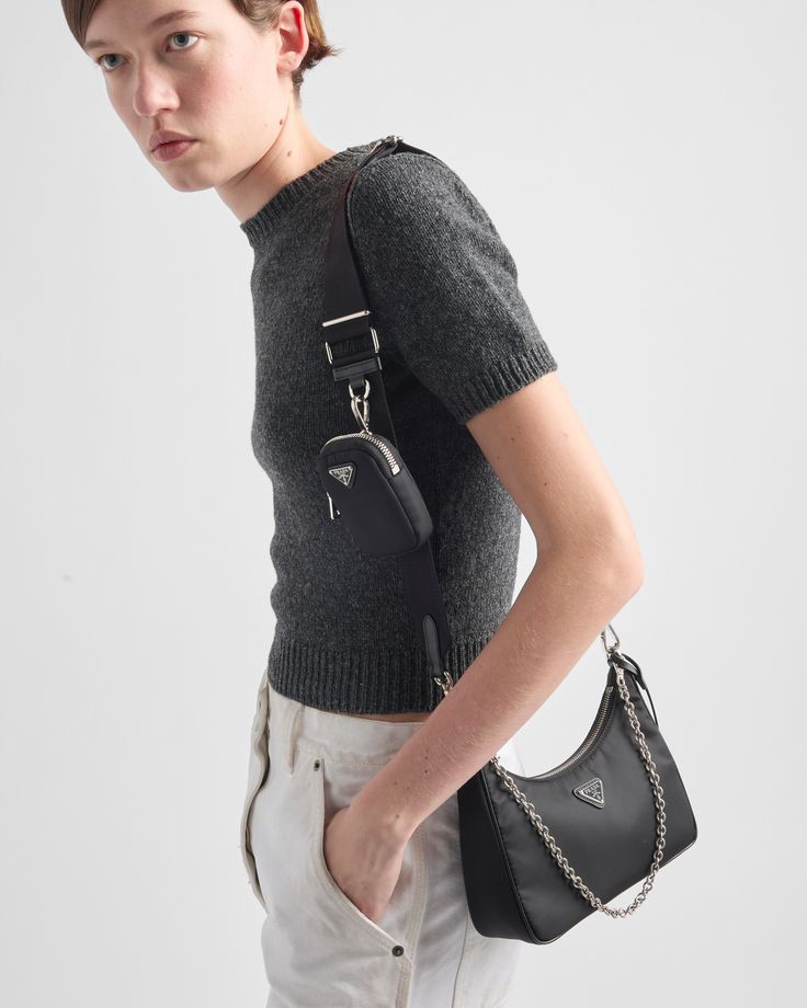 プラダ リエディション 2005 リナイロン ショルダーバッグ