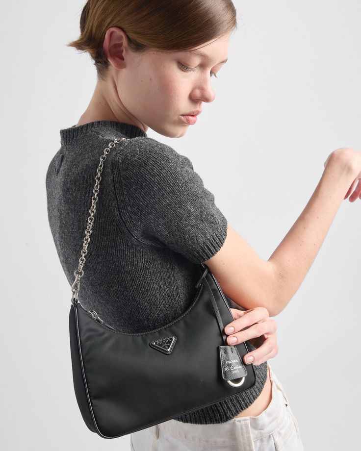 プラダ リエディション 2005 リナイロン ショルダーバッグ