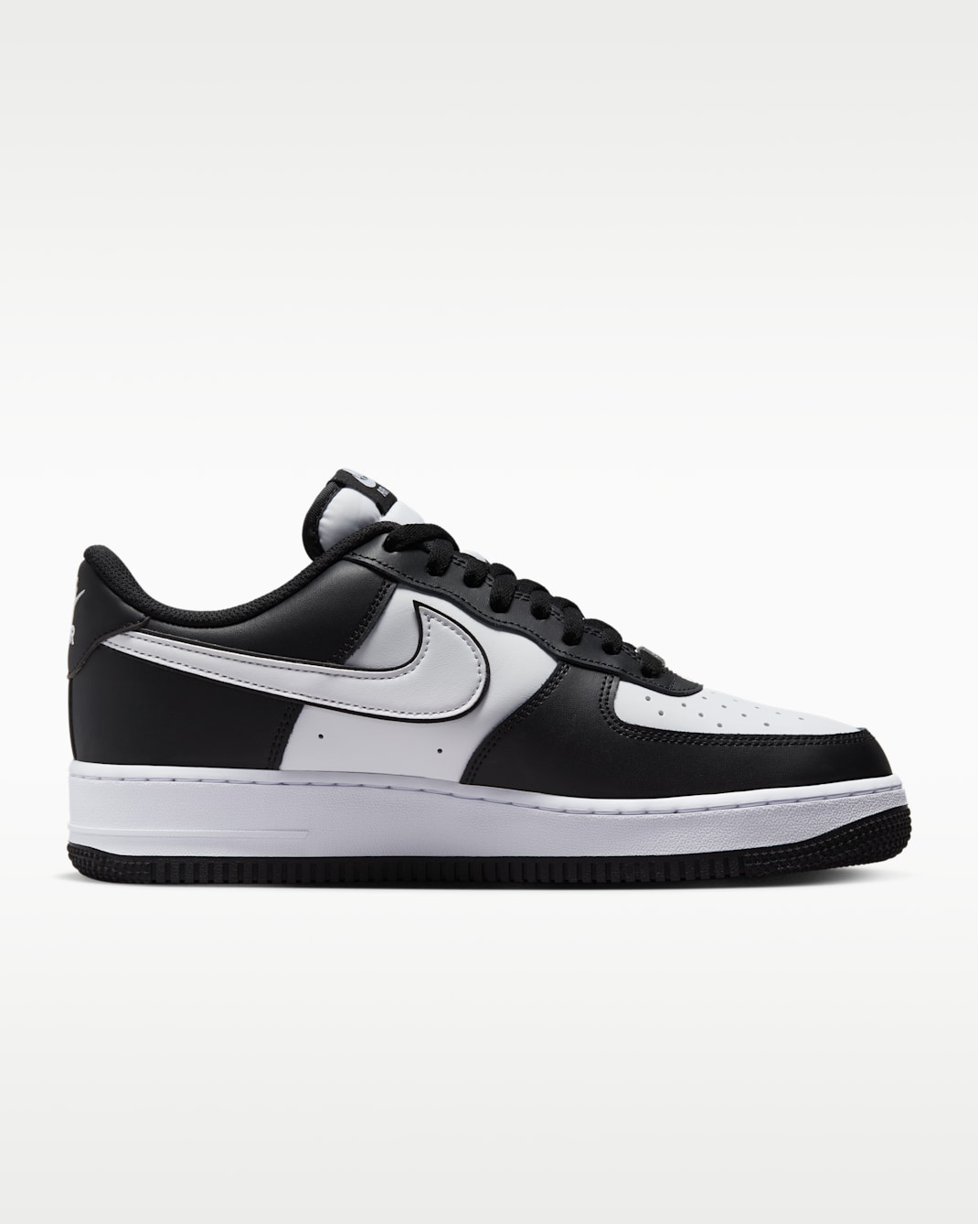 Nike Air Force 1 '07 Black/Black/White(商品到着後にお支払いいただけますので、品質を確認してからお支払いいただけます)