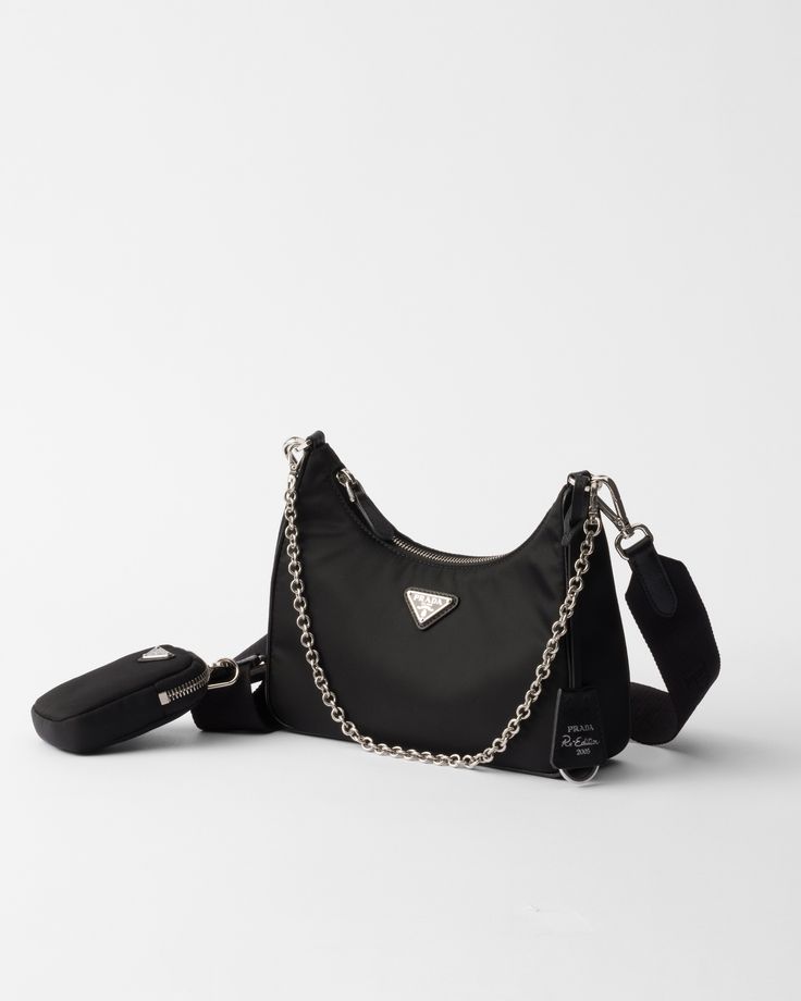 プラダ リエディション 2005 リナイロン ショルダーバッグ