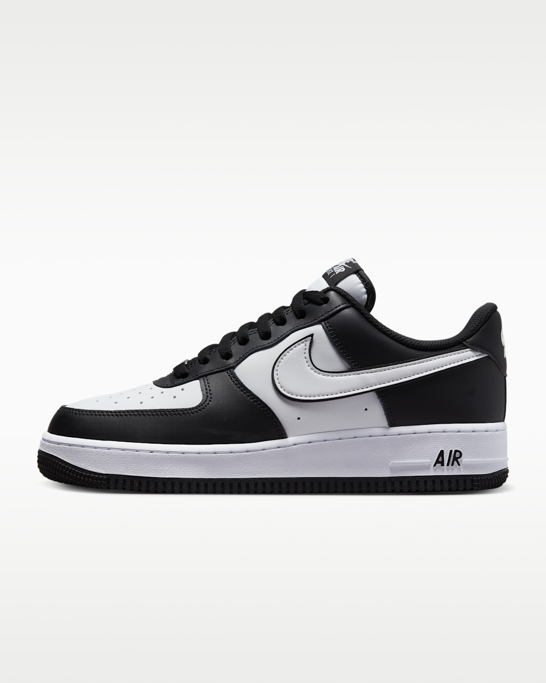 Nike Air Force 1 '07 Black/Black/White(商品到着後にお支払いいただけますので、品質を確認してからお支払いいただけます)