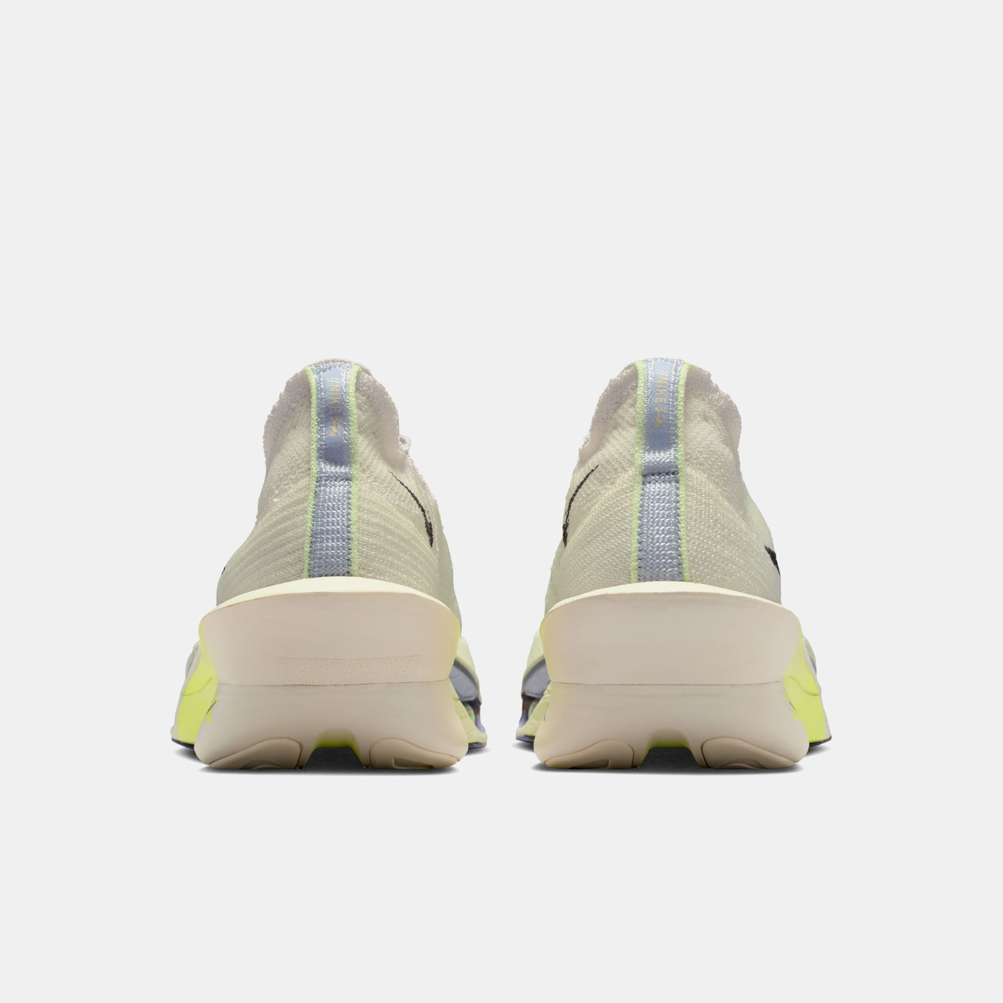 حذاء سباق الطرق الرجالي من نايكي ألفافلاي 3 بتصميم خفيف وأداء عالي Nike Alphafly 3