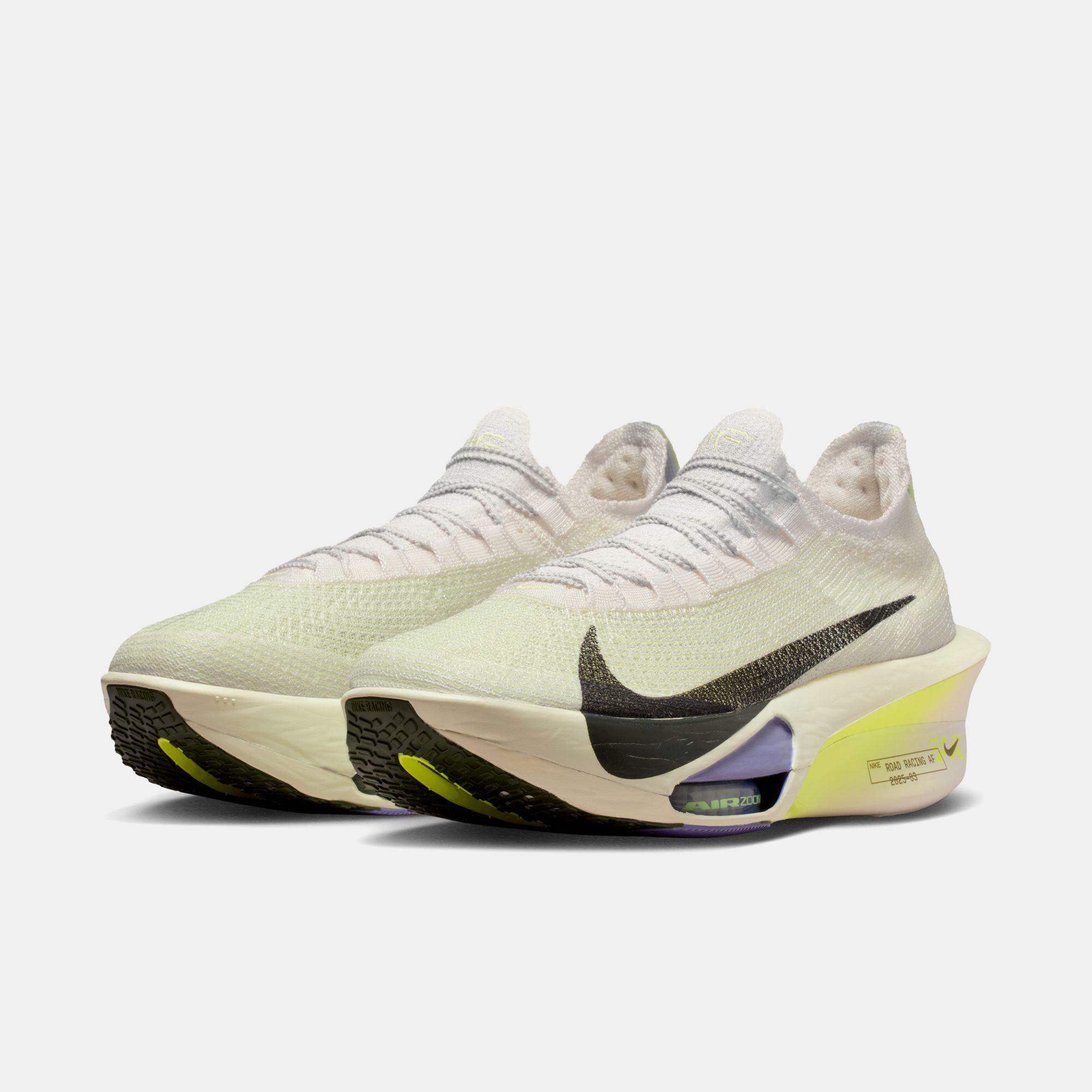 حذاء سباق الطرق الرجالي من نايكي ألفافلاي 3 بتصميم خفيف وأداء عالي Nike Alphafly 3