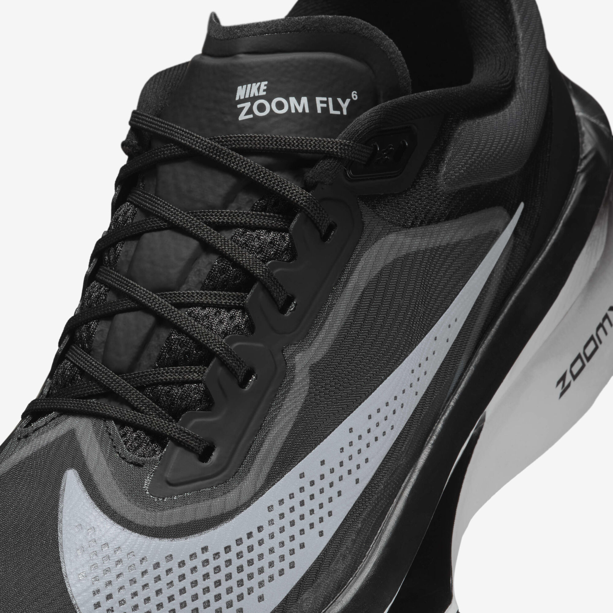 حذاء سباق الطرق للرجال من نايكي زووم فلاي 6 بتصميم خفيف وأداء مميز Nike Zoom Fly 6
