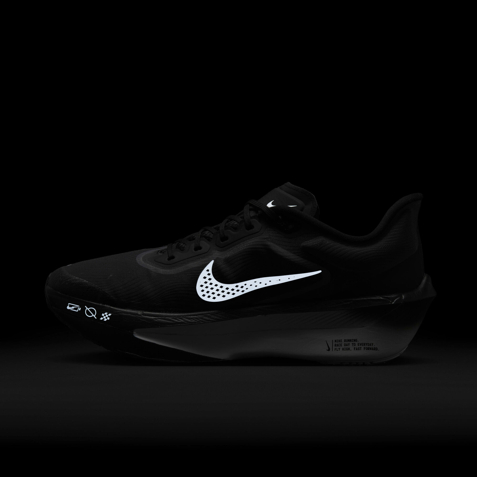 حذاء سباق الطرق للرجال من نايكي زووم فلاي 6 بتصميم خفيف وأداء مميز Nike Zoom Fly 6