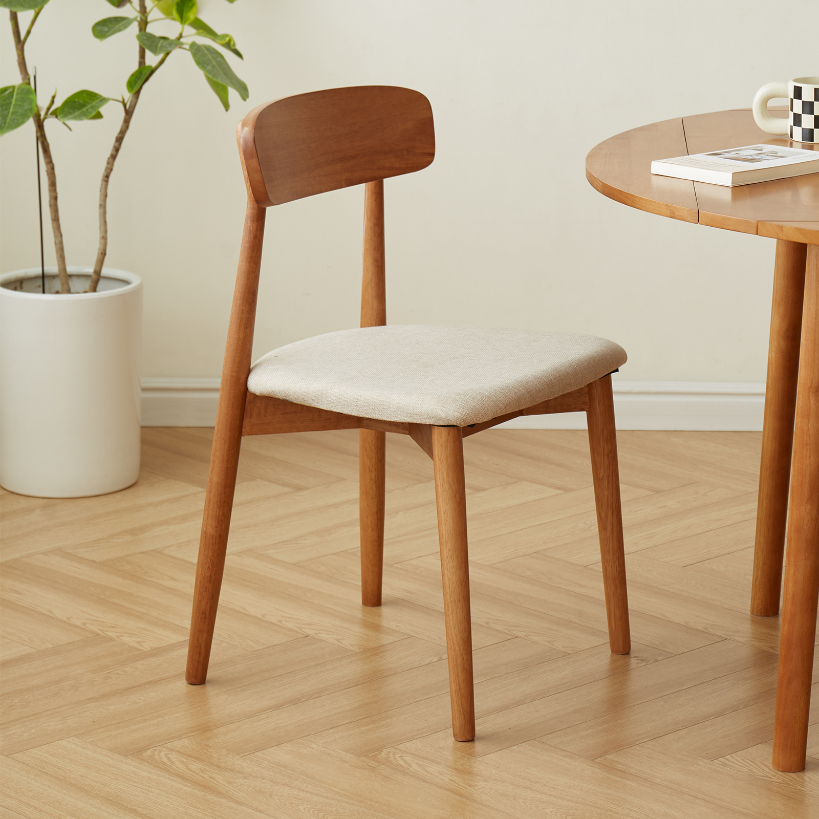 錦木-無垢材ダイニングチェア シンプルモダン オーク材 背もたれ付き クッション付きリラックスチェア 北欧風 レストラン用椅子 家庭向けダイニングチェア