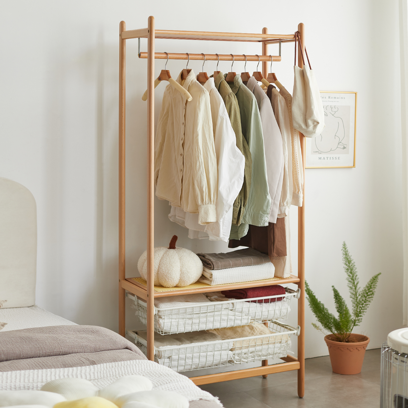 錦木-無垢材ハンガーラック 床置き型 多機能収納 寝室用 シンプルデザイン 移動式 キャスター付き 衣類掛けコートラック