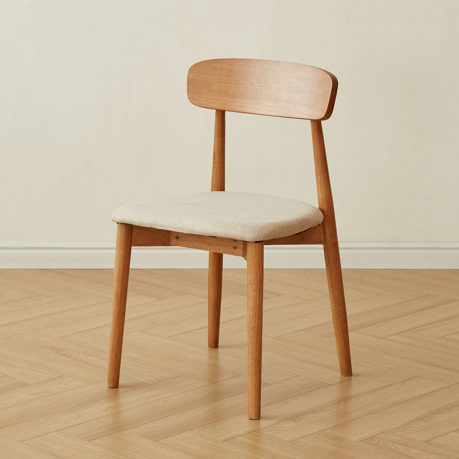 錦木-無垢材ダイニングチェア シンプルモダン オーク材 背もたれ付き クッション付きリラックスチェア 北欧風 レストラン用椅子 家庭向けダイニングチェア