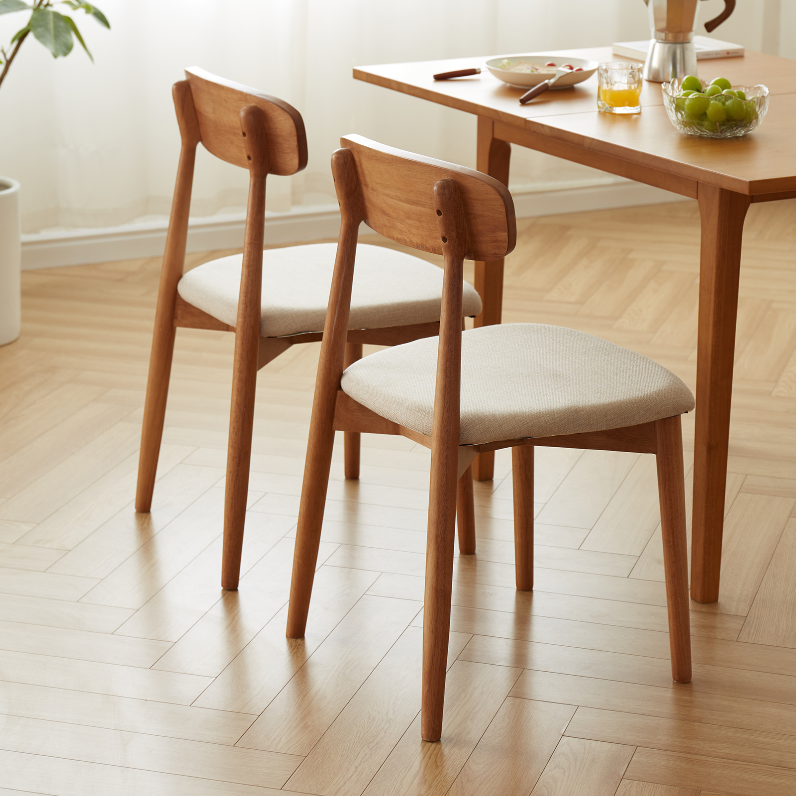 錦木-無垢材ダイニングチェア シンプルモダン オーク材 背もたれ付き クッション付きリラックスチェア 北欧風 レストラン用椅子 家庭向けダイニングチェア