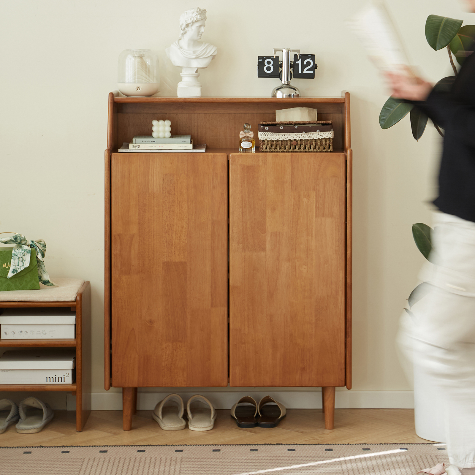 錦木-木製シューズラック 家庭用玄関収納 大容量 壁際一体型シューズ収納キャビネット リビング玄関キャビネット靴箱 / シューズボックス