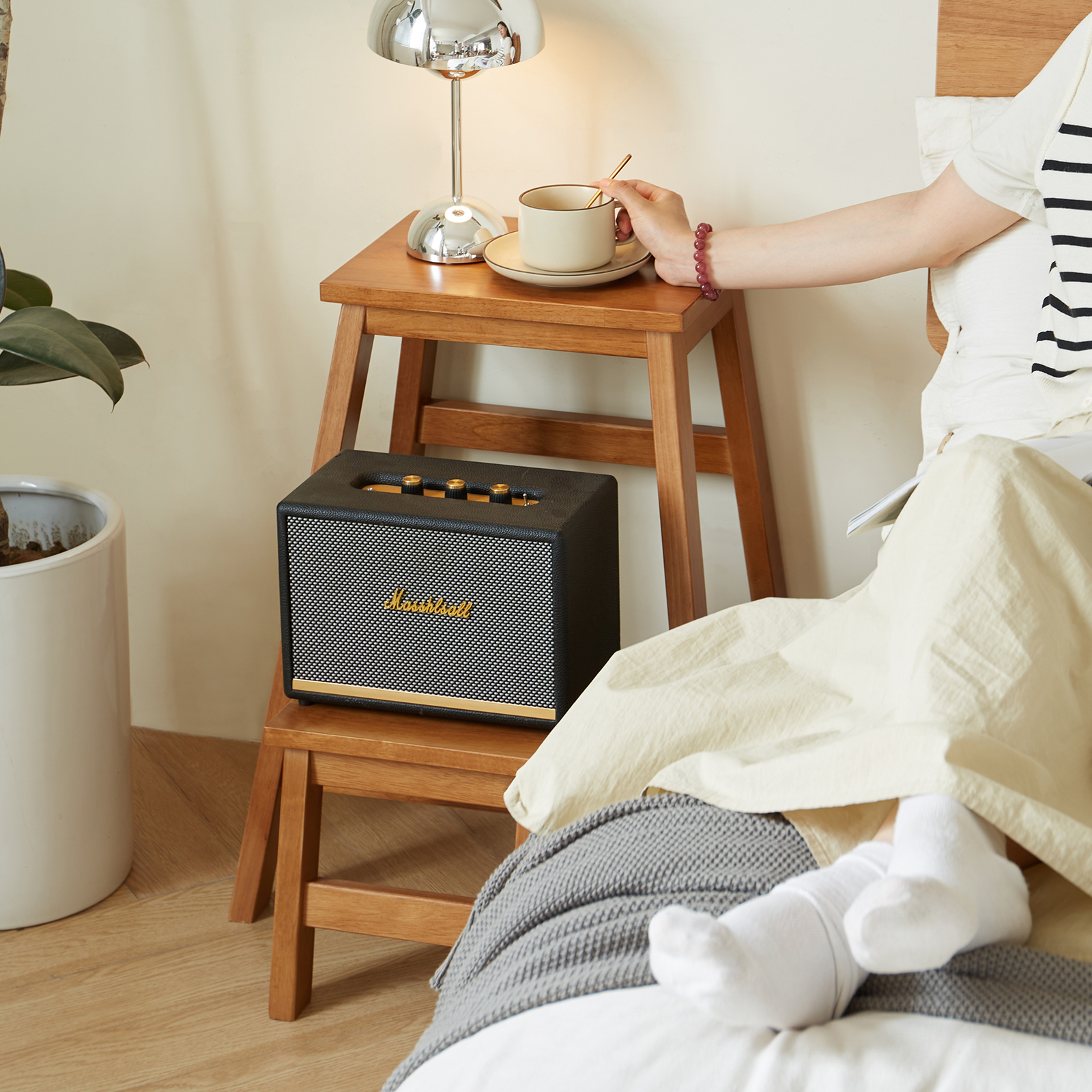 錦木-無垢材 折りたたみ式ステップ台 2 段 多機能 子供用 踏み台 高所作業用 頑丈設計キッズイス