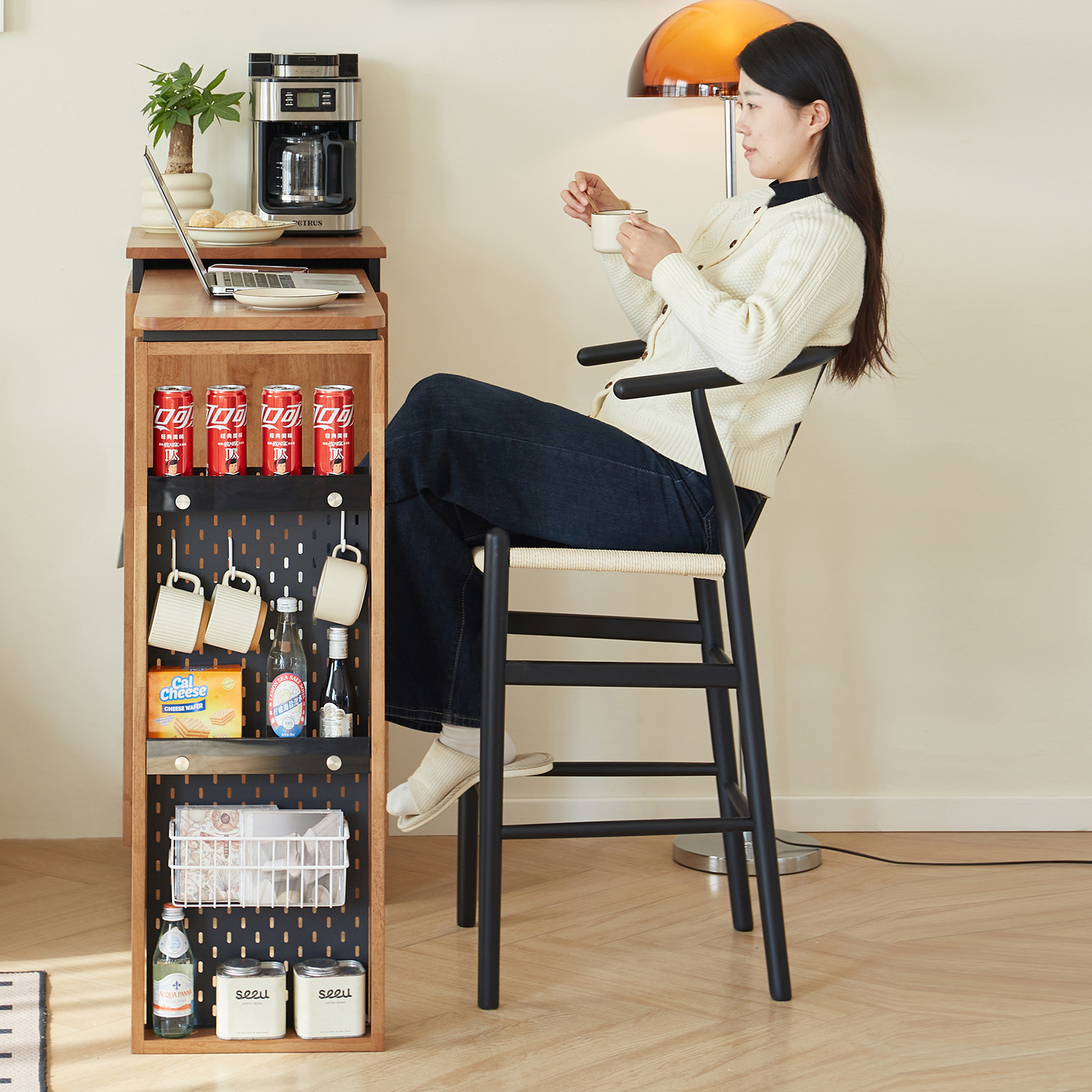 錦木-無垢材使用 背もたれ付きバーチェア コード編みデザイン 肘掛け付きハイチェア モダンシンプル ブラックイス / 学習イス