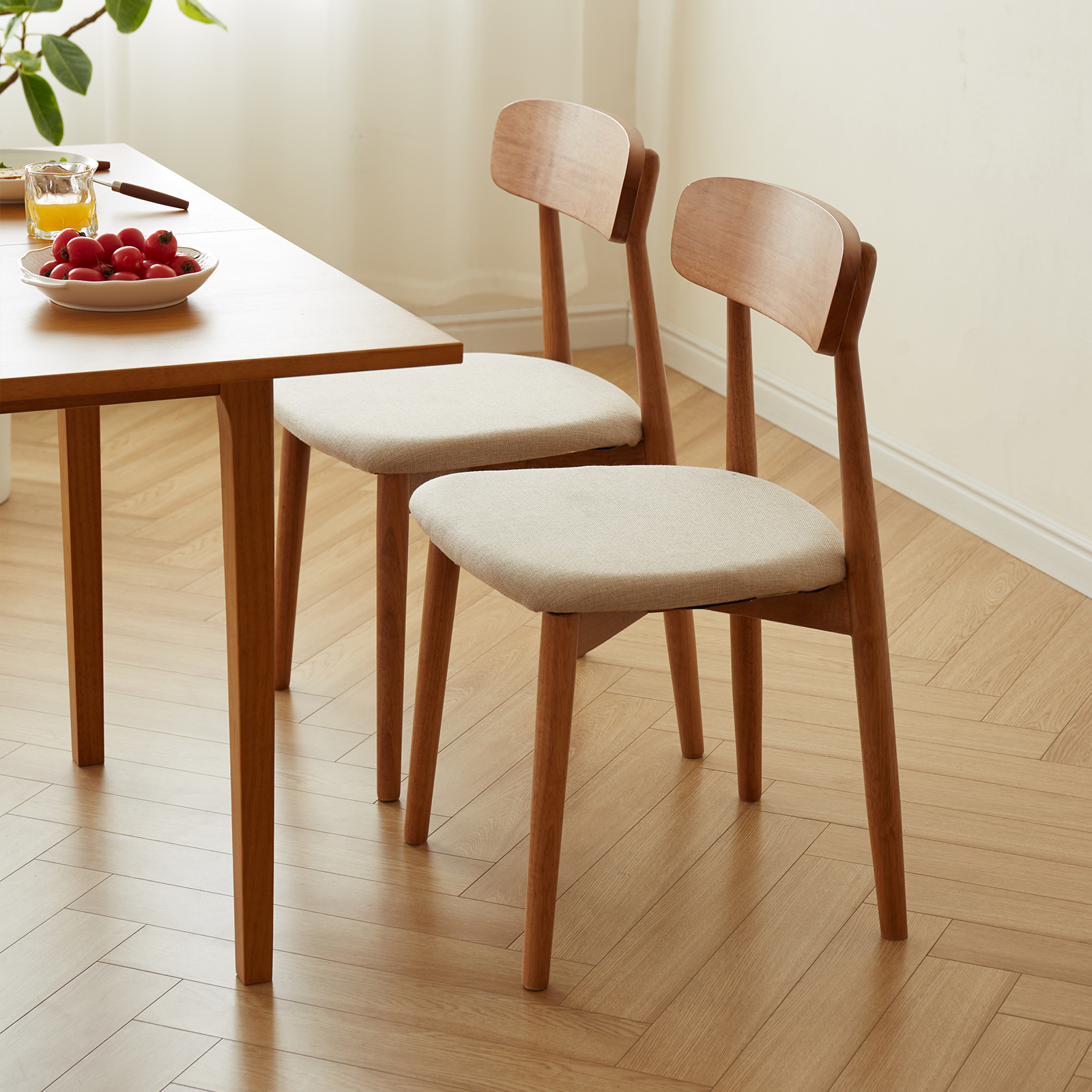 錦木-無垢材ダイニングチェア シンプルモダン オーク材 背もたれ付き クッション付きリラックスチェア 北欧風 レストラン用椅子 家庭向けダイニングチェア