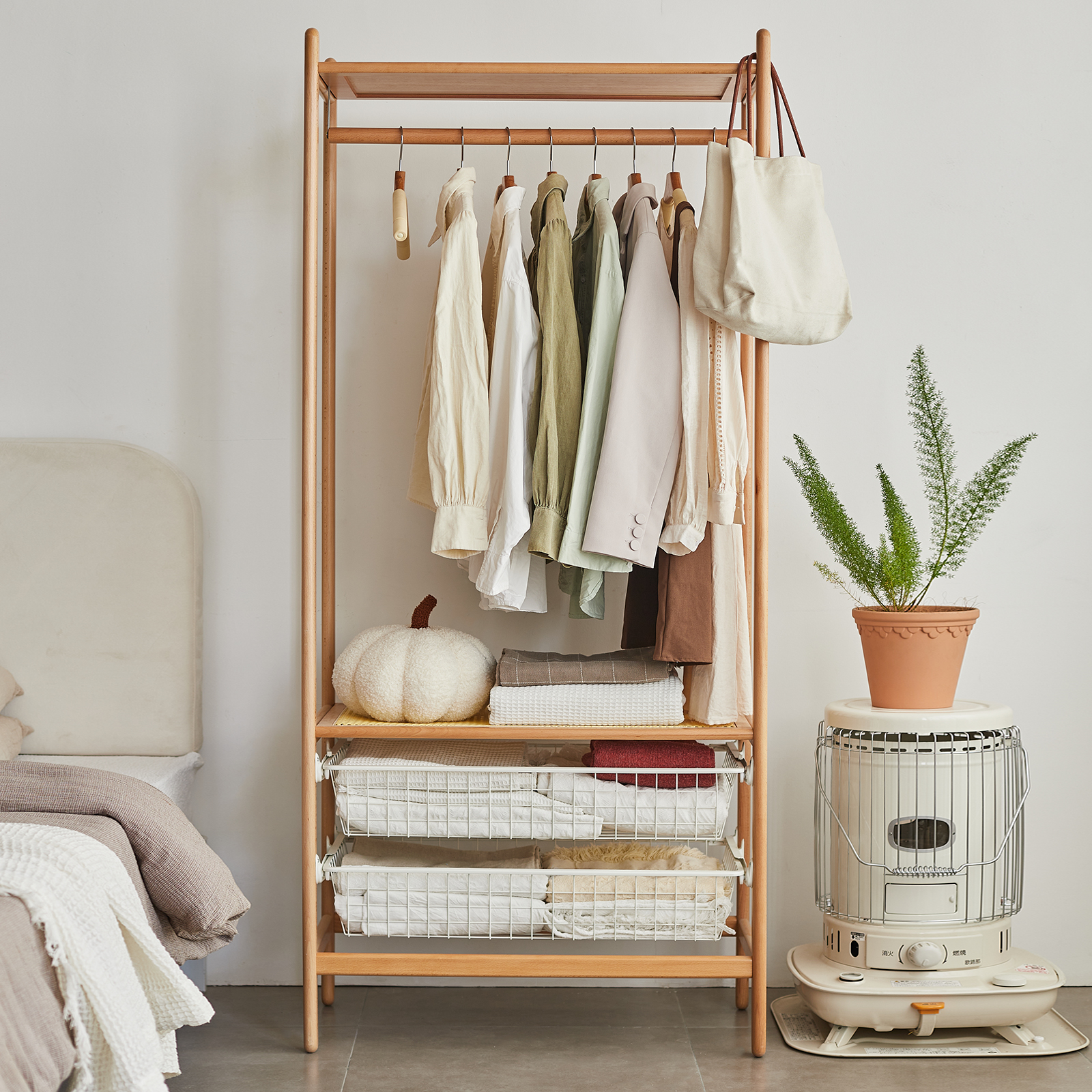 錦木-無垢材ハンガーラック 床置き型 多機能収納 寝室用 シンプルデザイン 移動式 キャスター付き 衣類掛けコートラック