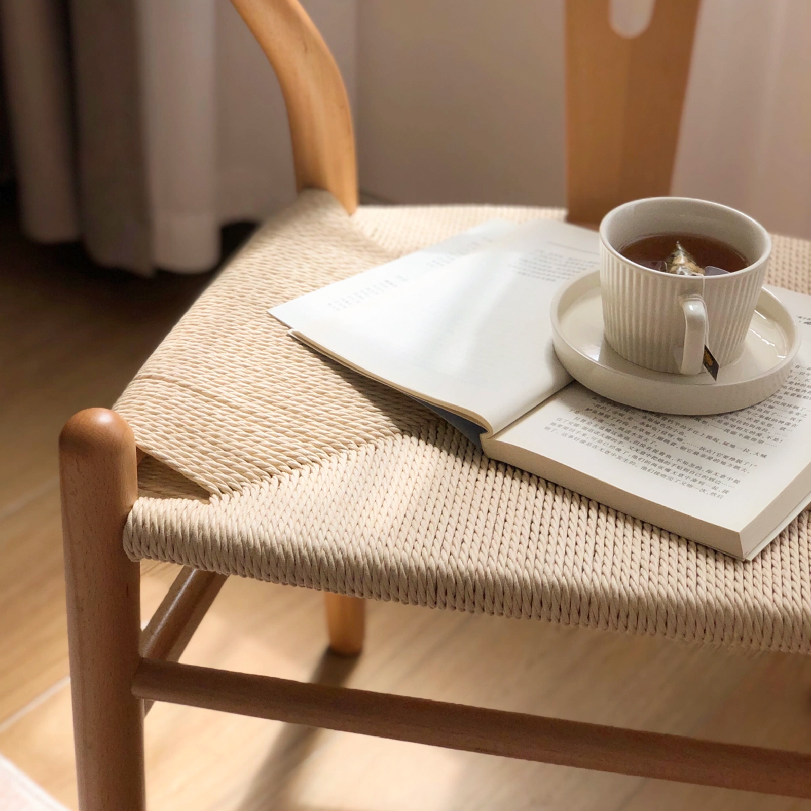 錦木-無垢材使用 背もたれ付きチェア ブナ材ダイニングチェア Yチェア 書斎チェア ミッドセンチュリースタイル 家庭用ラウンドチェアイス / 学習イス