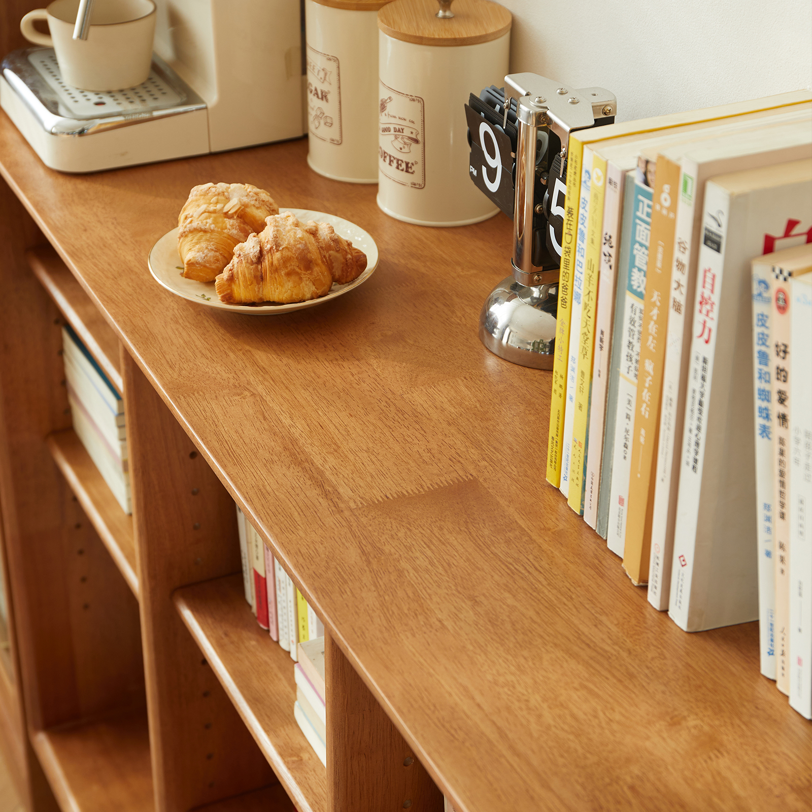 錦木-木製ロータイプ本棚 壁際 リビング収納ラック ベッドルーム収納キャビネット 家庭用 組み合わせ可能なキューブラック 展示棚本棚