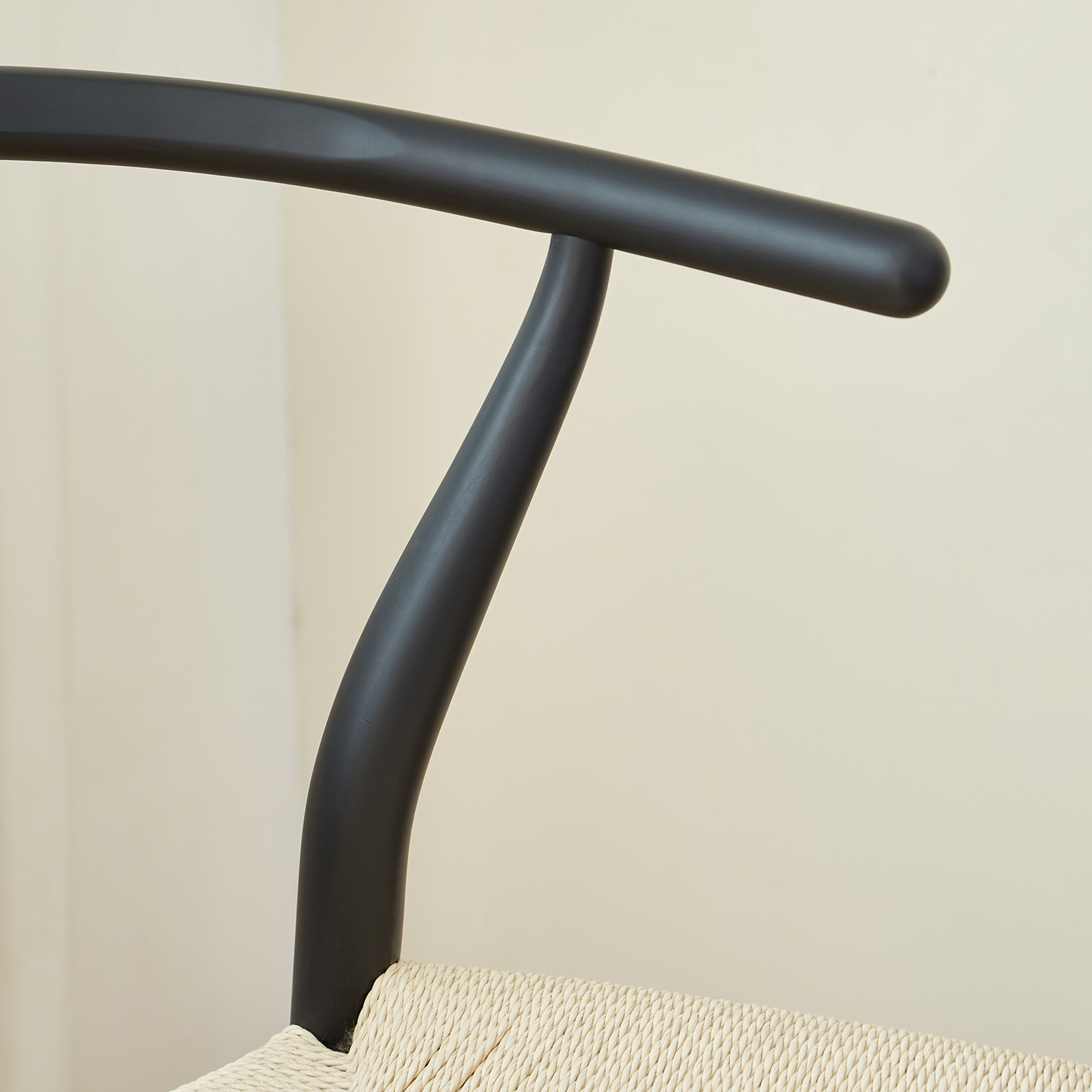 錦木-無垢材使用 背もたれ付きバーチェア コード編みデザイン 肘掛け付きハイチェア モダンシンプル ブラックイス / 学習イス