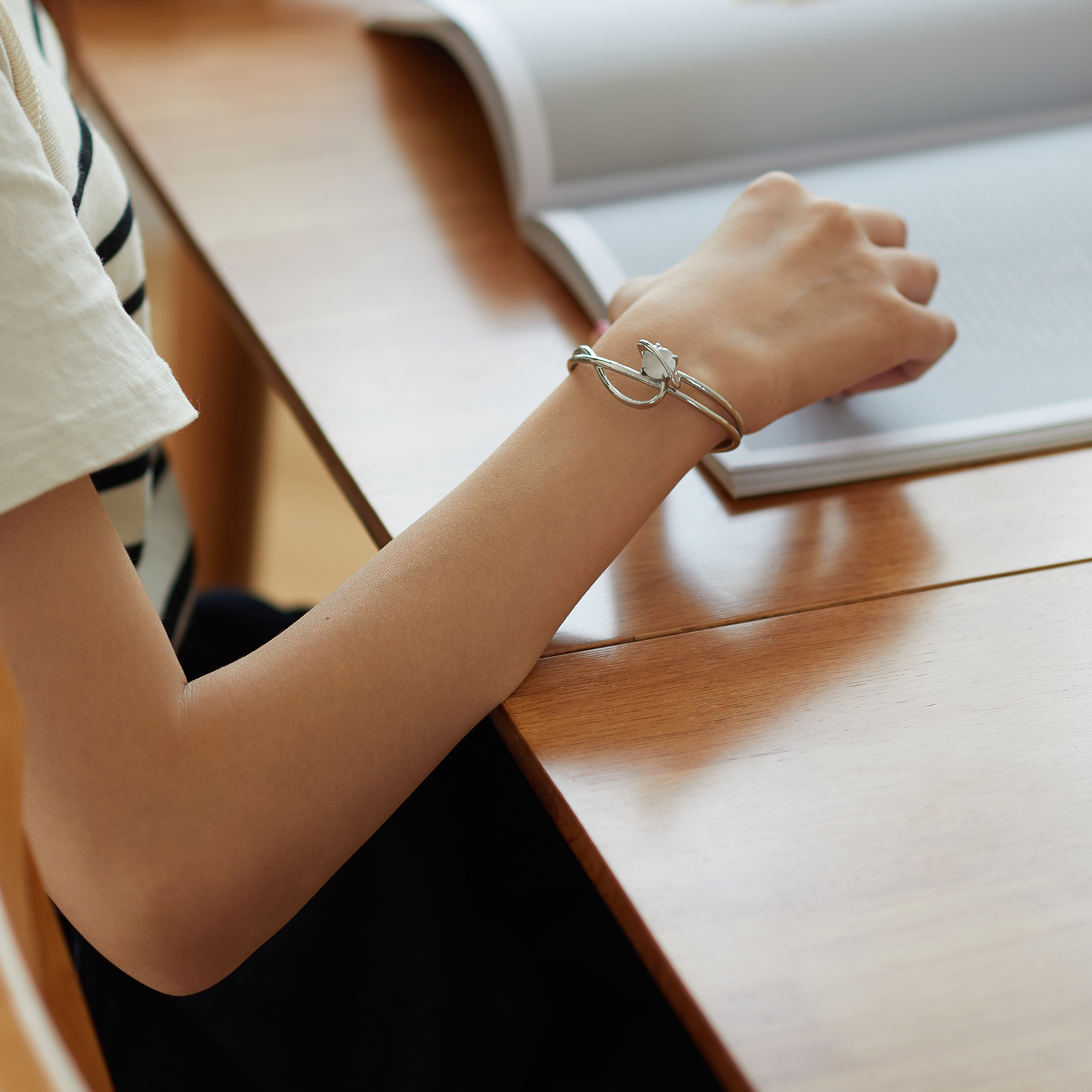 錦木-【無垢材使用】伸縮式折りたたみダイニングテーブルセット モダンシンプル 小户型対応 学習・パーティー兼用ダイニングテーブル