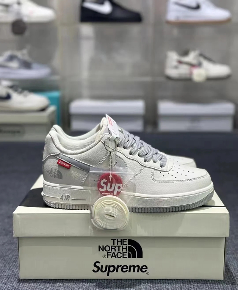 スニーカー コラボ ナイキ コラボ  Air Force 並行輸入品 スポーツシューズ メンズ レディース 運動靴