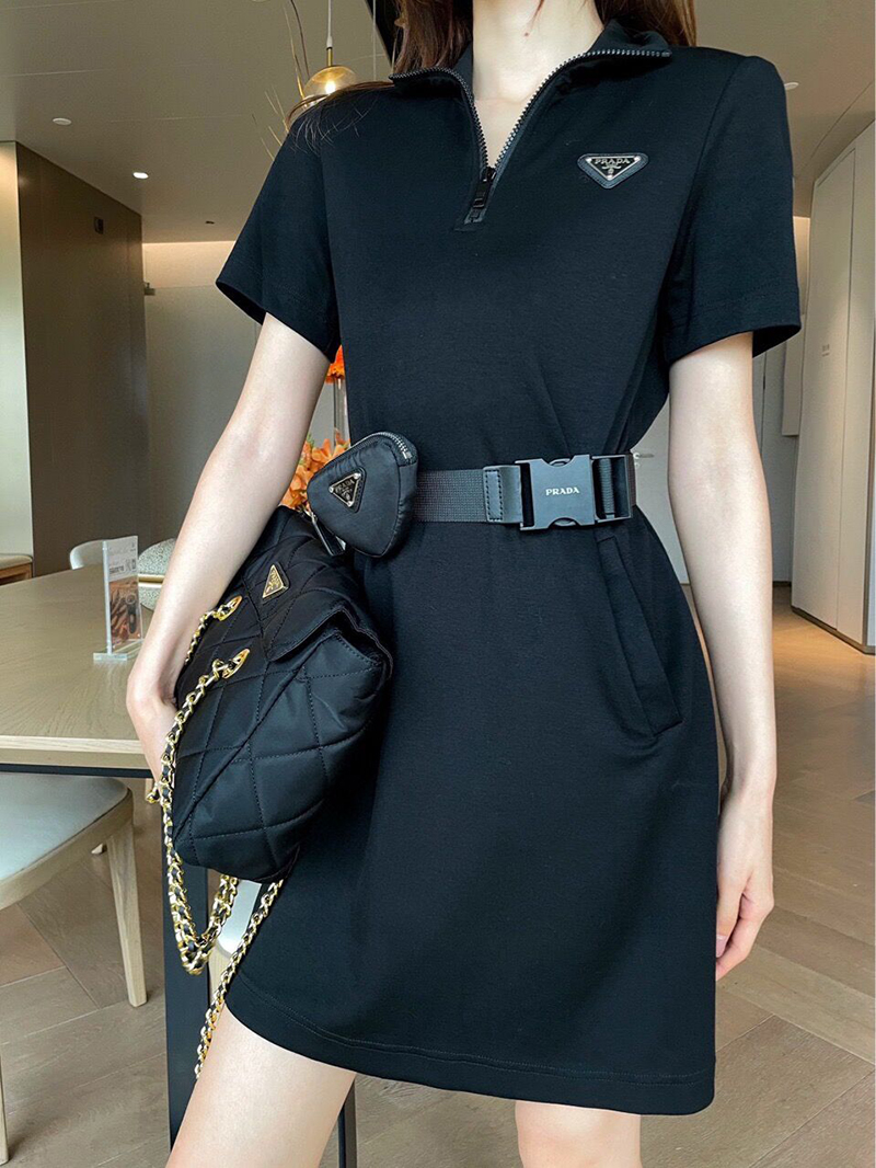 プラダ ロゴ ベルト付き Re-nylon ワンピース