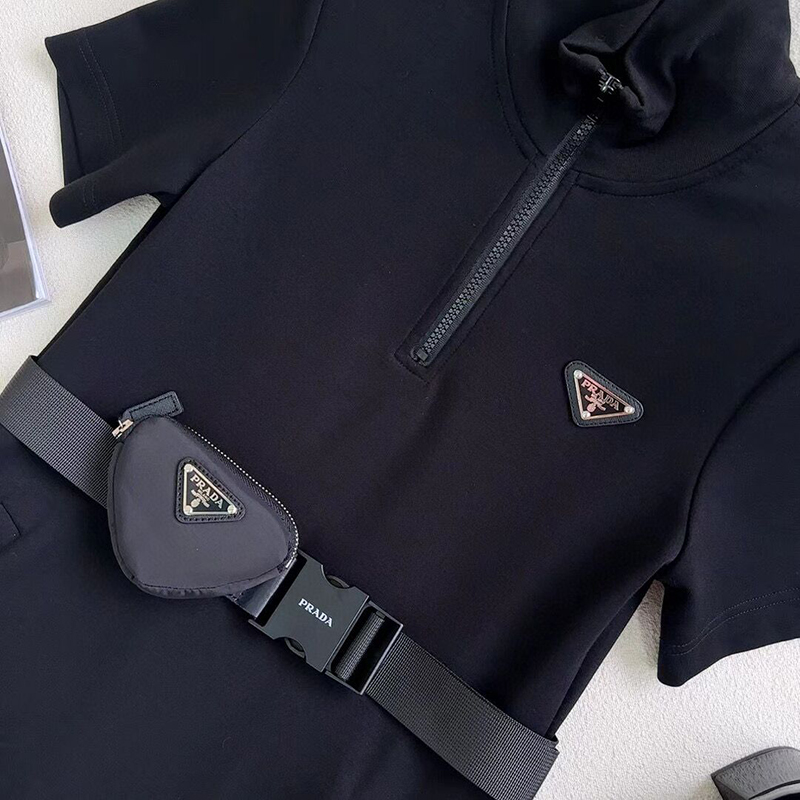 プラダ ロゴ ベルト付き Re-nylon ワンピース