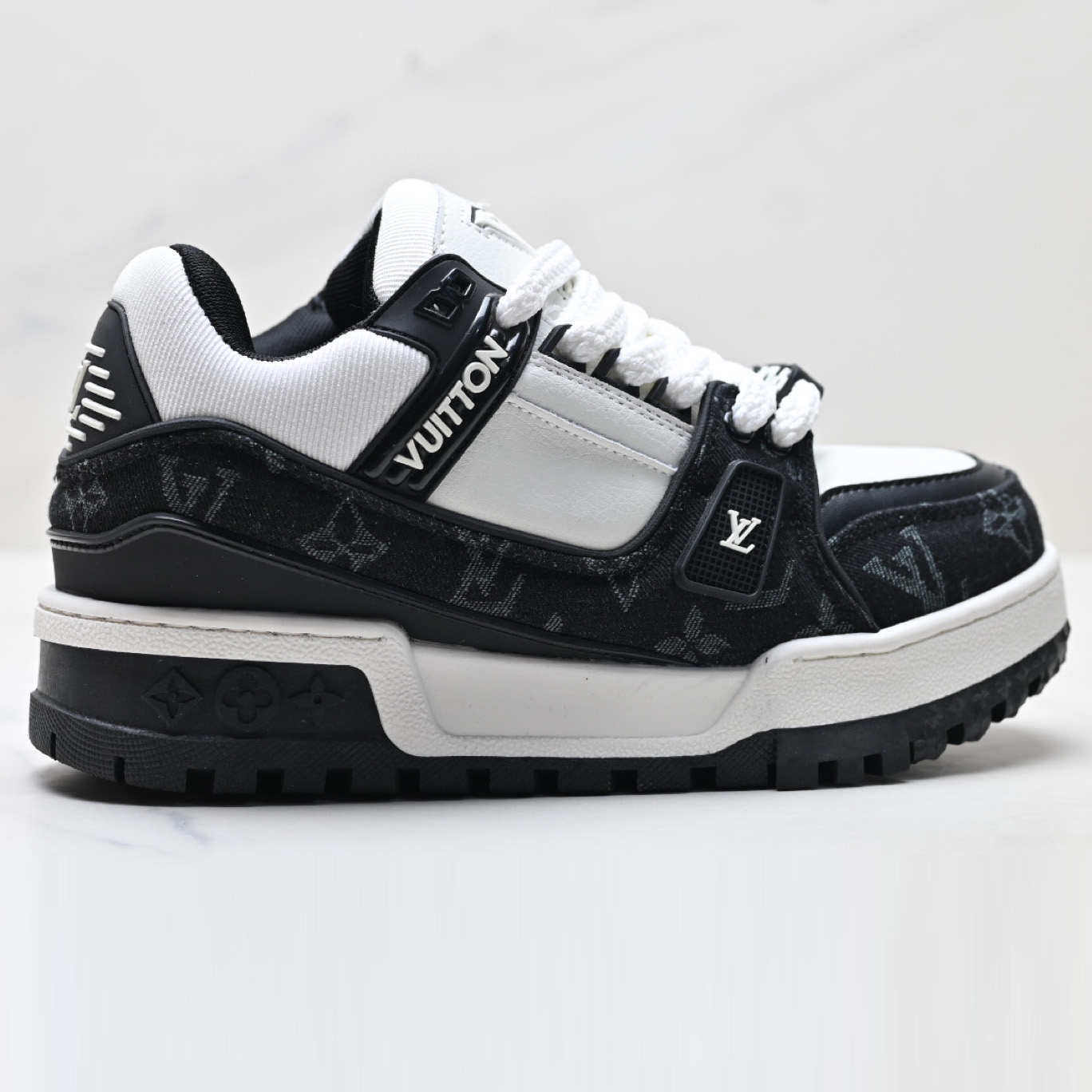 【国内入手困難・希少品】厚底 LOUIS VUITTON★LV Trainer スニーカー