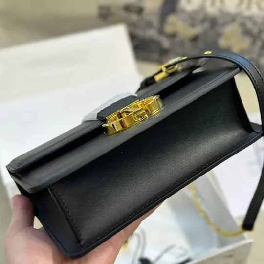 Dior Montaigneモンタン30モデル